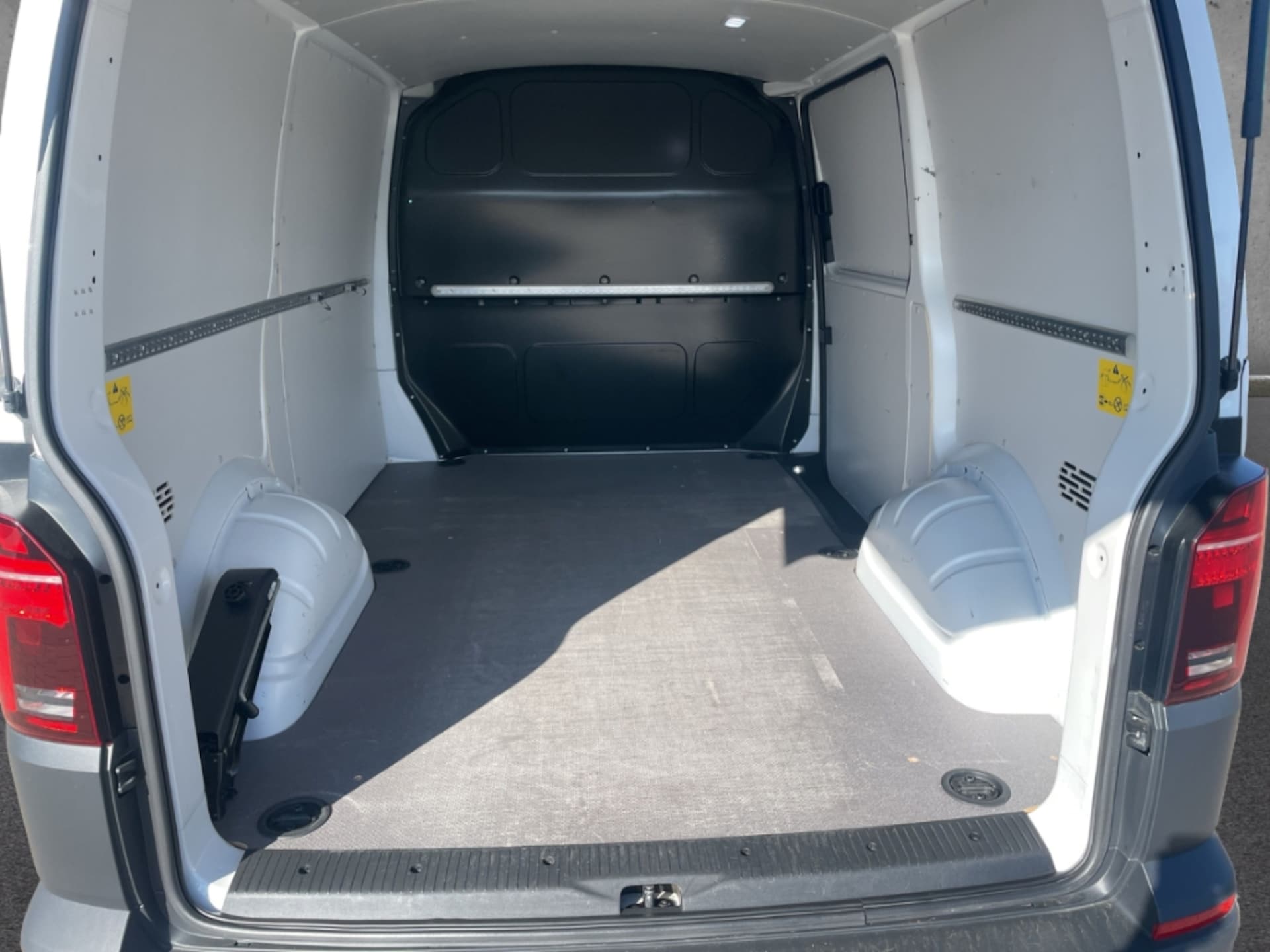 Volkswagen T6.1 Transporter Kasten kurzer Radstand