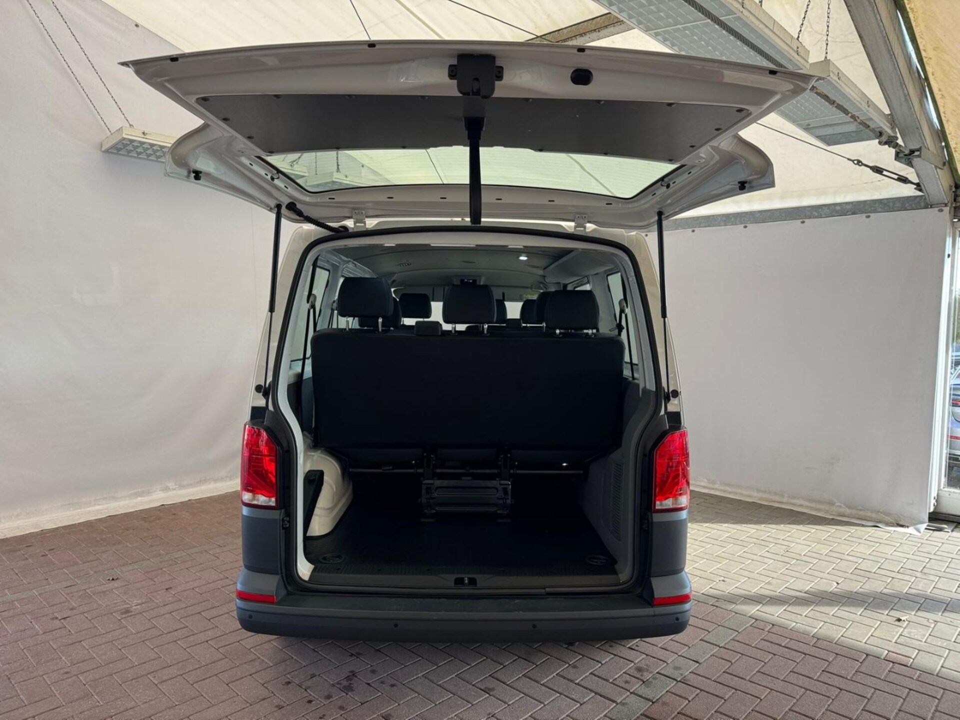 Volkswagen T6.1 Transporter Kombi kurzer Radstand
