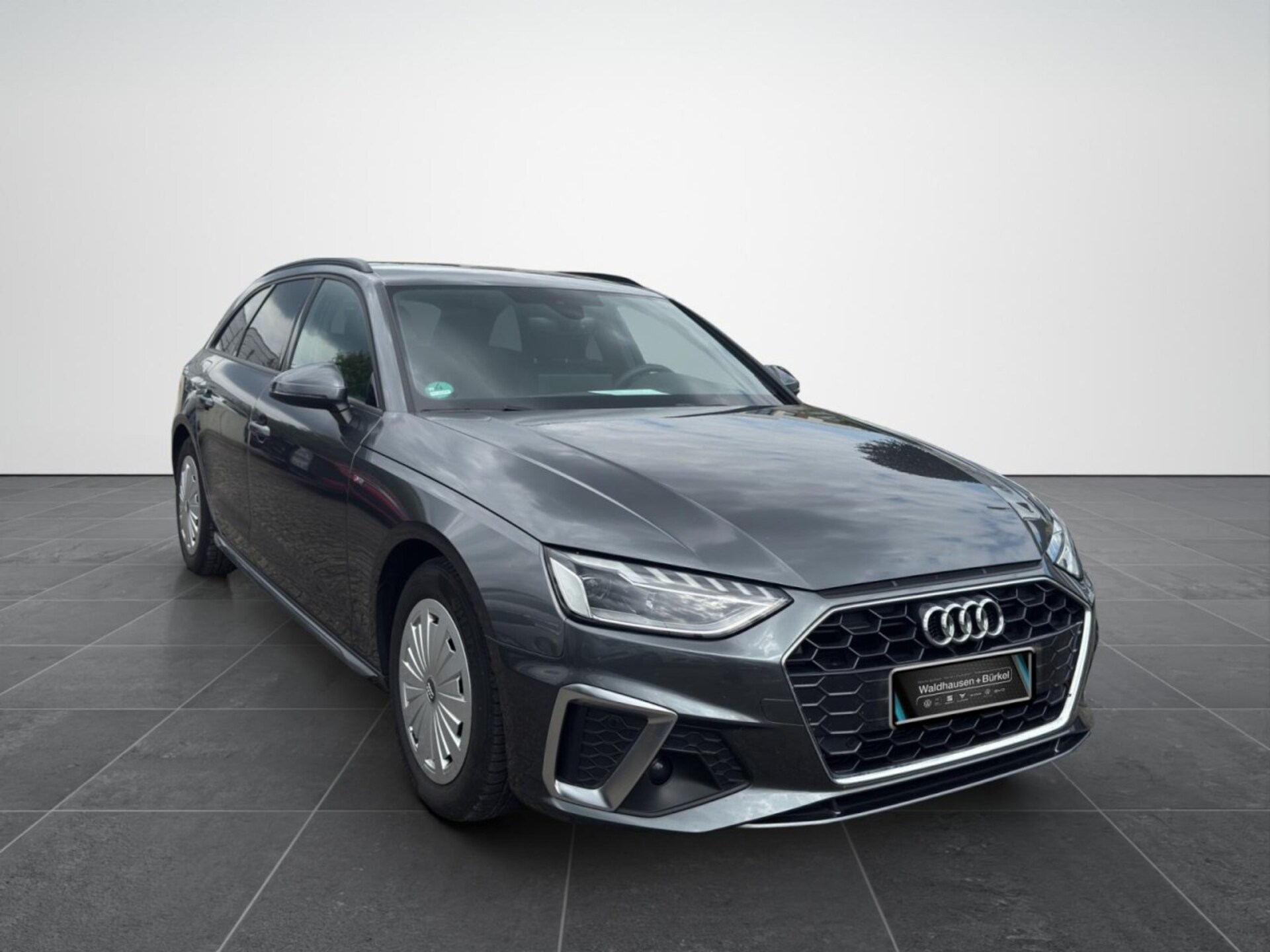Audi A4 Avant S line