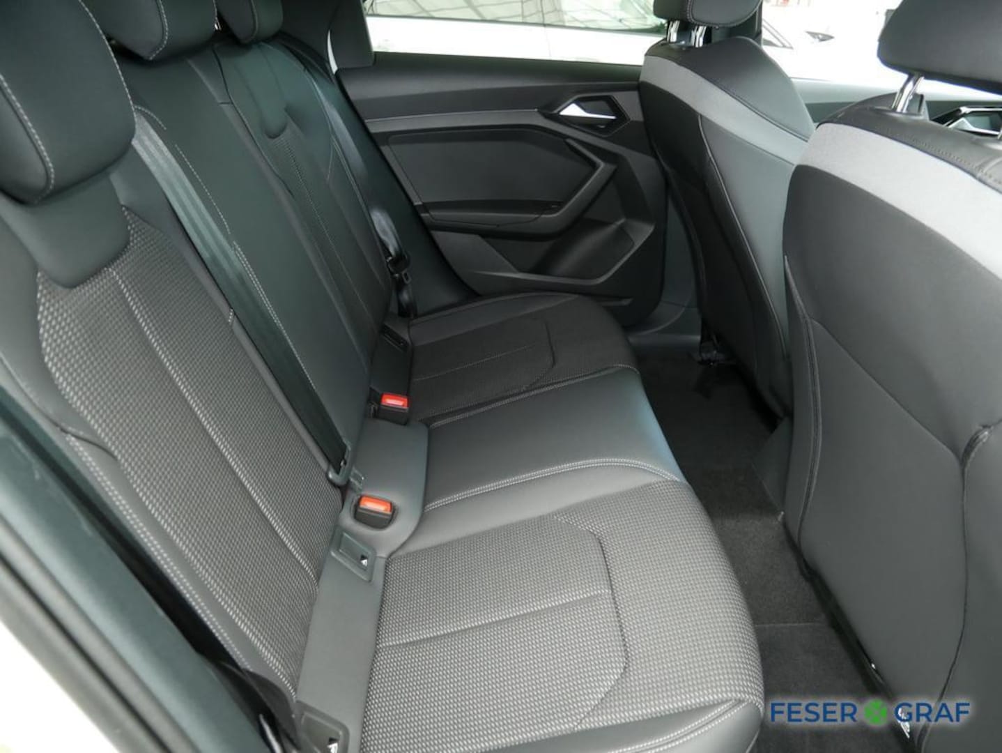 Bild über Audi A1 Sportback S line 30 TFSI S tronic - für weitere Informationen kontaktieren Sie den Audi Partner