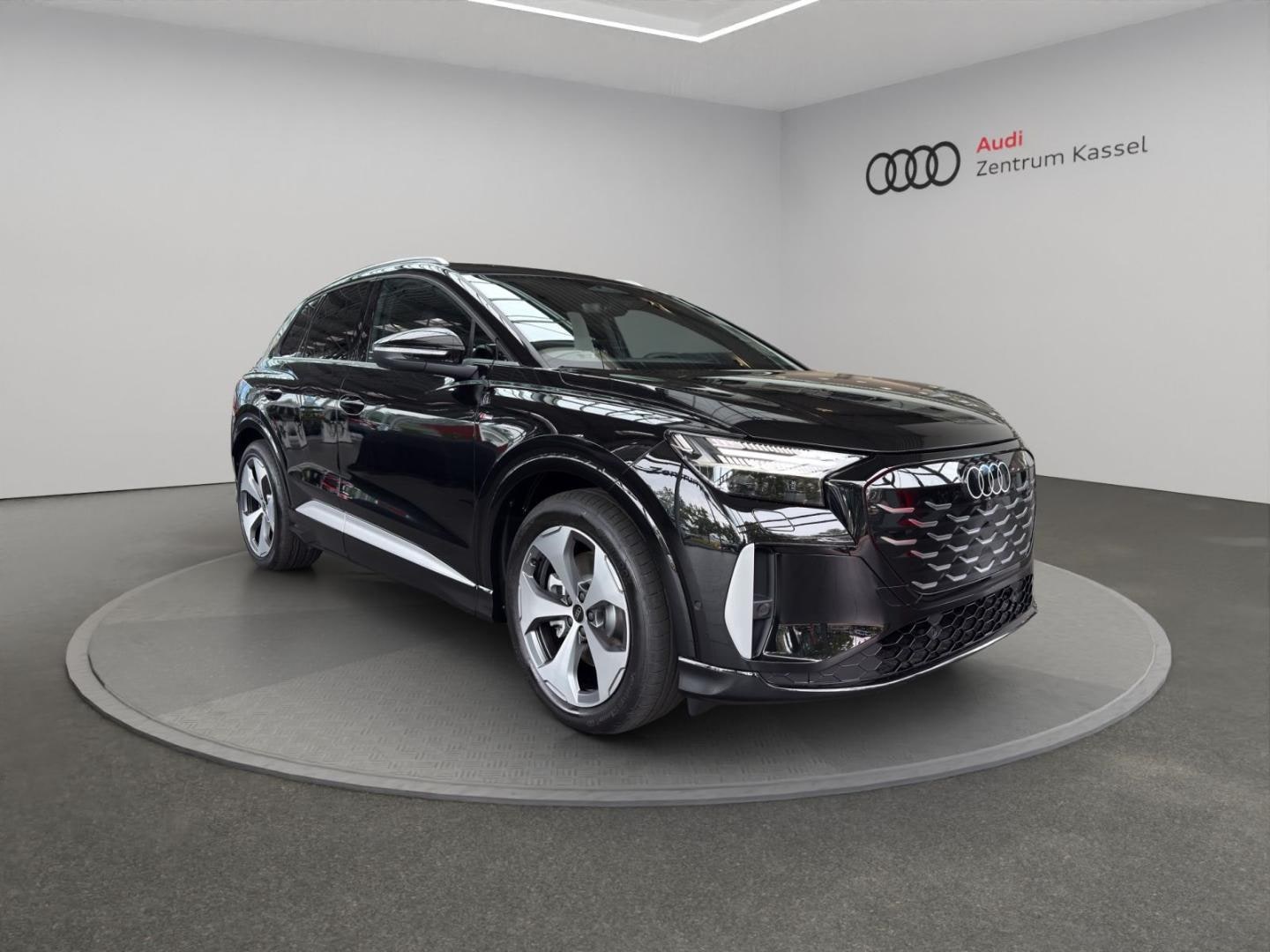 Bild über Audi Q4 SUV e-tron e-tron performance 210 kW - für weitere Informationen kontaktieren Sie den Audi Partner