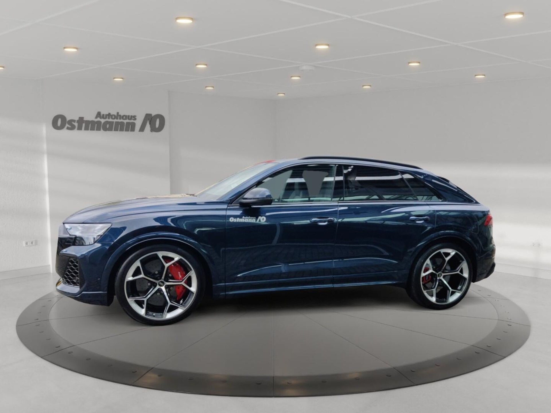 Audi RS Q8 SUV performance