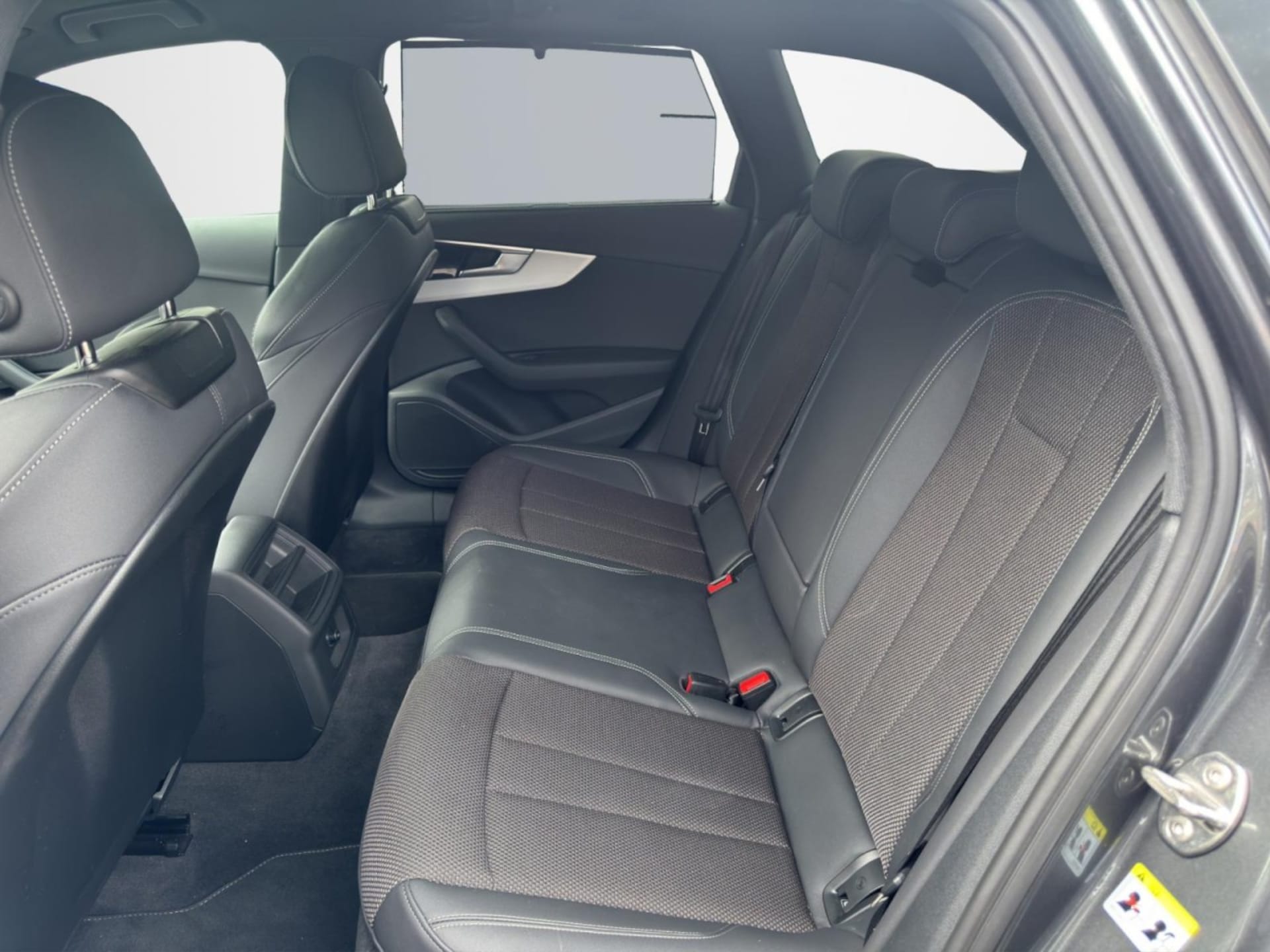 Audi A4 Avant S line