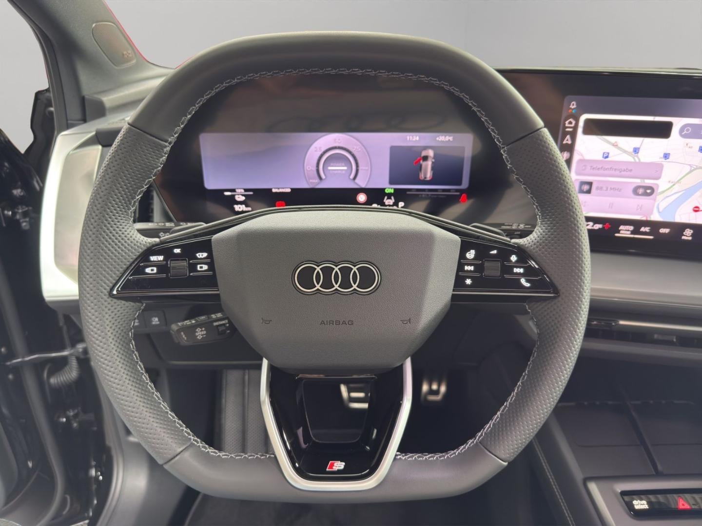 Bild über Audi Q4 SUV e-tron e-tron performance 210 kW - für weitere Informationen kontaktieren Sie den Audi Partner
