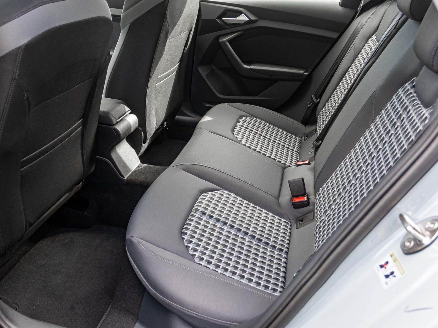 Bild über Audi A1 Sportback advanced 25 TFSI Schaltgetriebe - für weitere Informationen kontaktieren Sie den Audi Partner