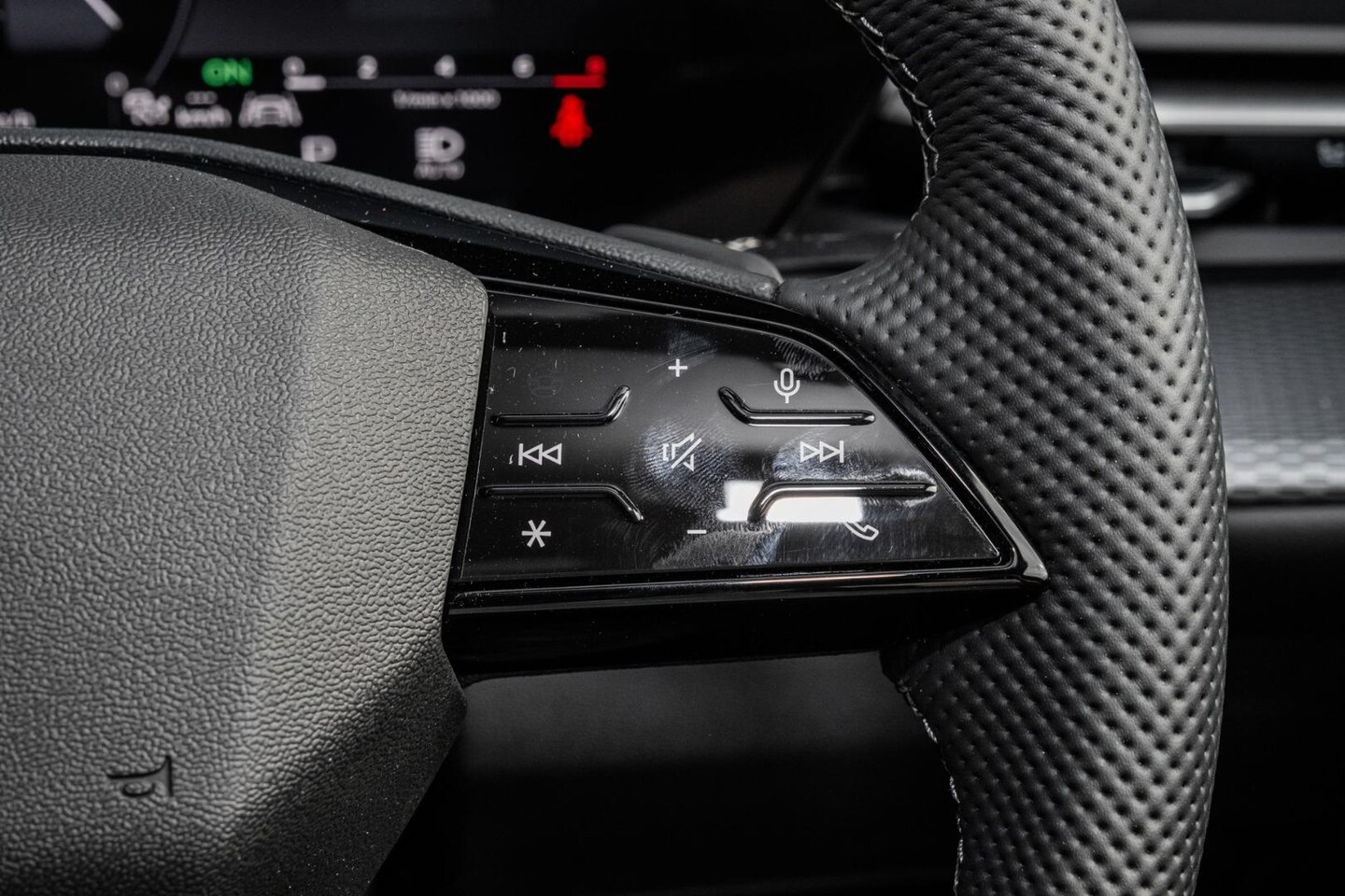 Image about Audi Q5 SUV TFSI quattro 200 kW sport