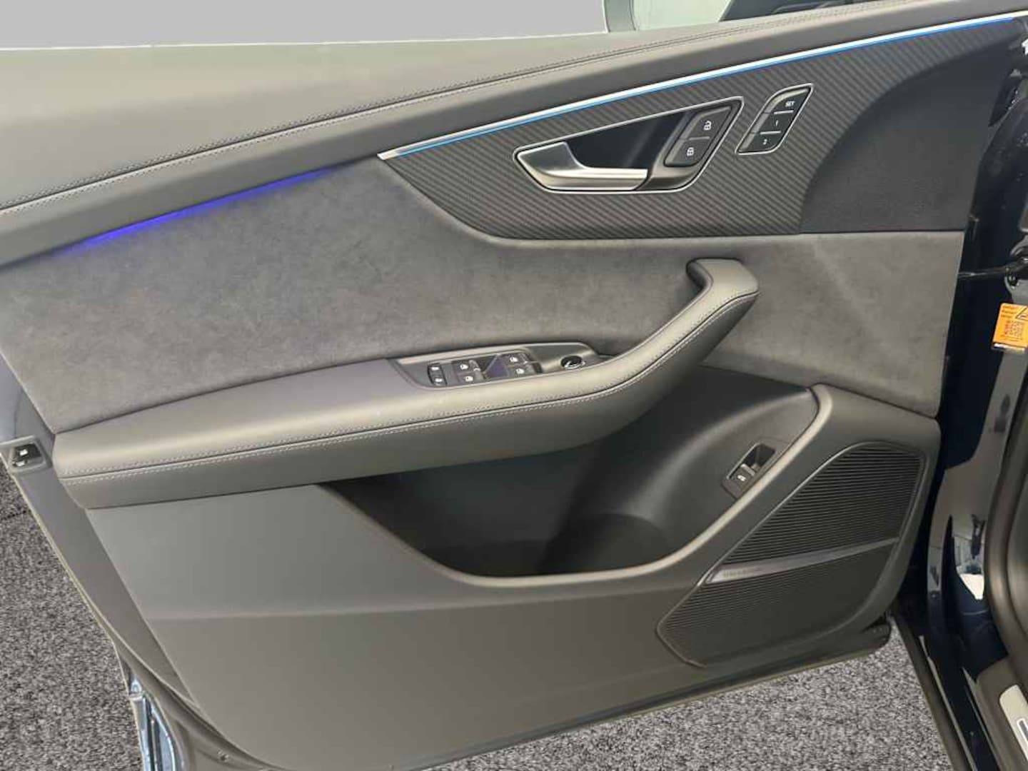 Bild über Audi RS Q8 SUV TFSI quattro 471 kW tiptronic - für weitere Informationen kontaktieren Sie den Audi Partner