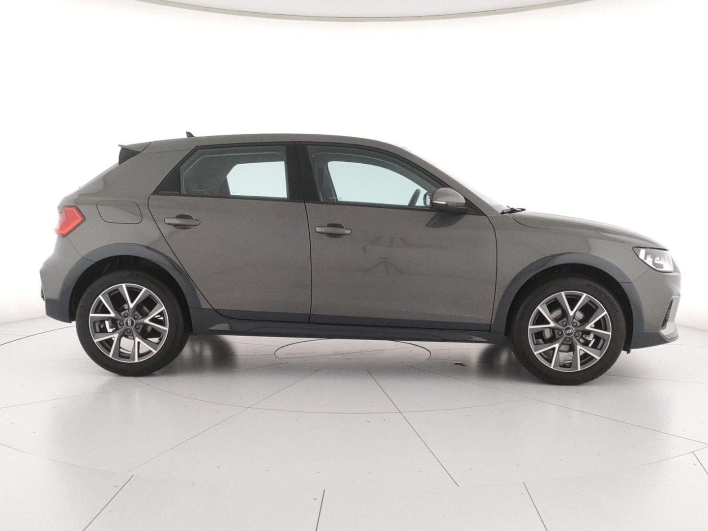 Image about Audi A1 citycarver Admired 30 TFSI 81 kW (110 PS) 6-marce