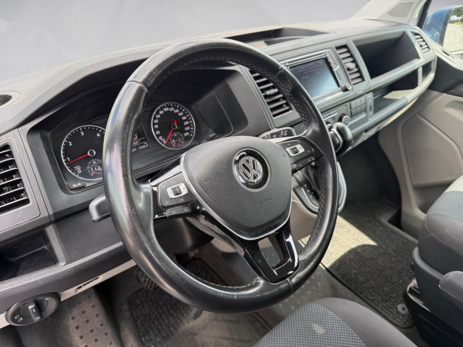 Volkswagen T6 Transporter Kasten langer Radstand