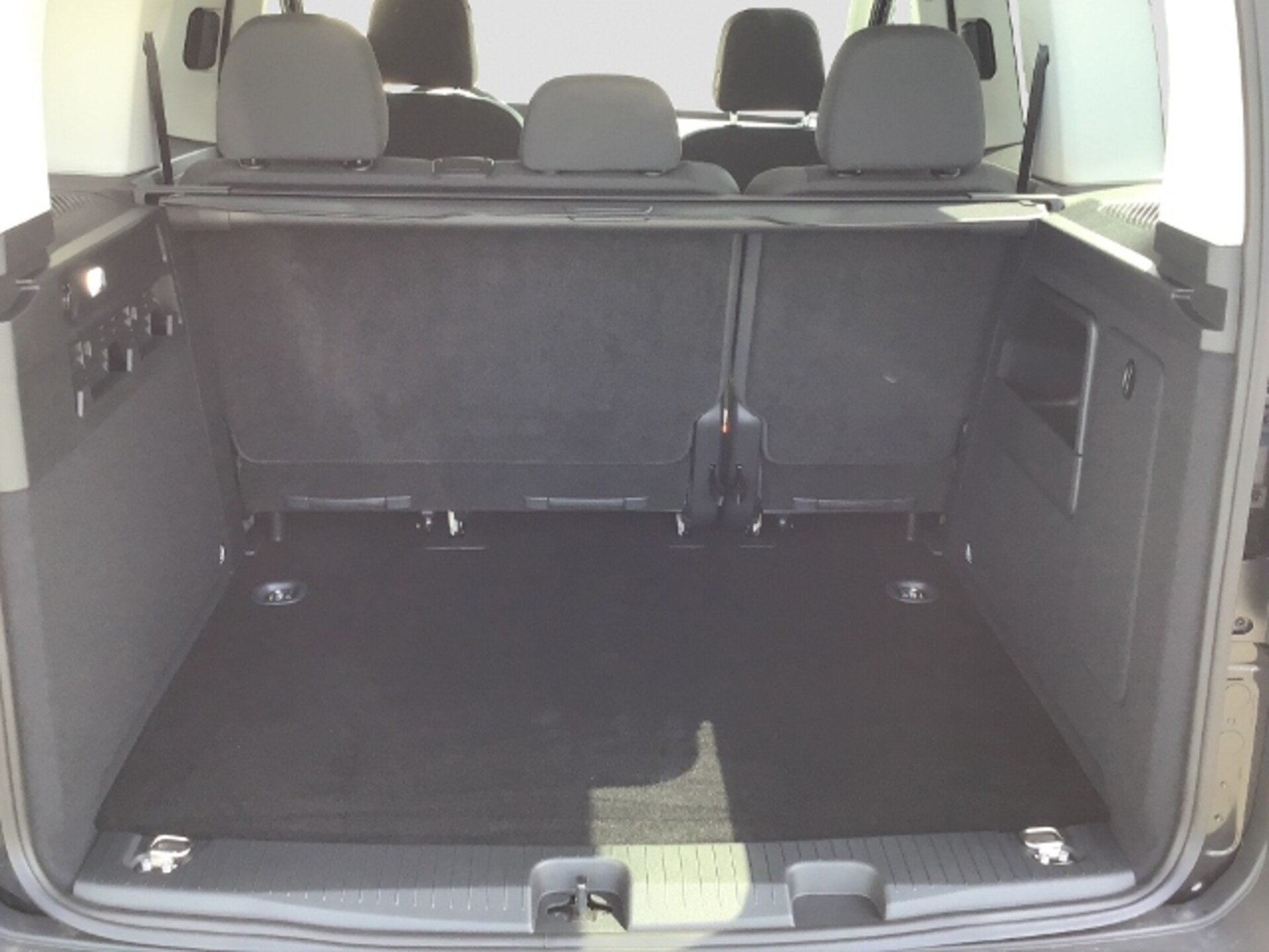 Volkswagen Caddy Basis-Modell