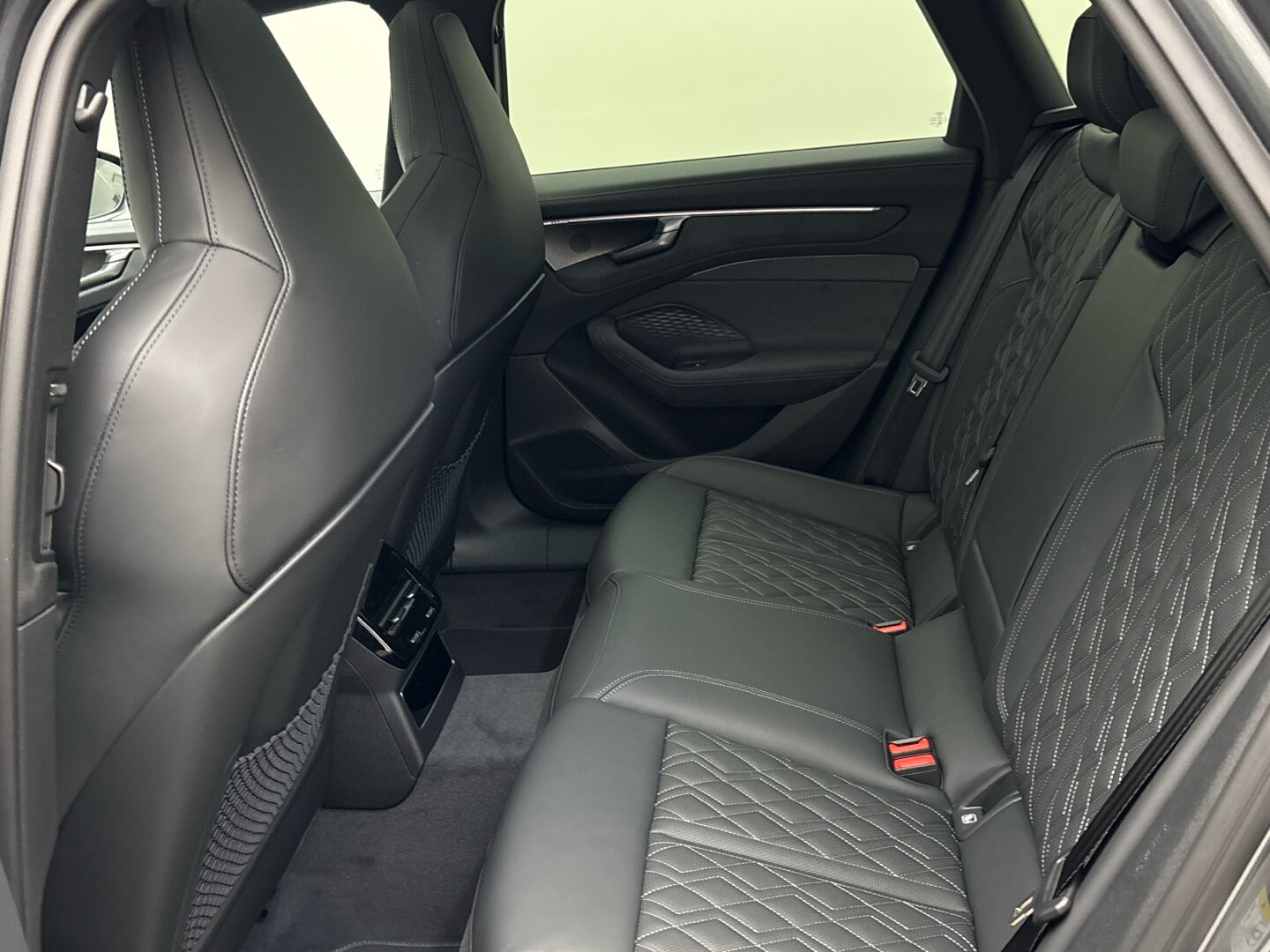 Bild über Audi A6 Avant edition one TDI quattro 220 kW S tronic - für weitere Informationen kontaktieren Sie den Audi Partner