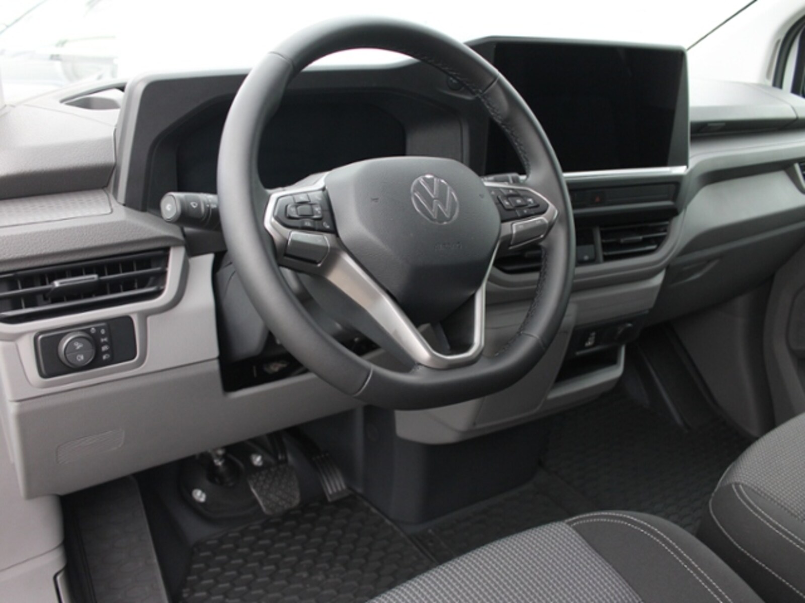Volkswagen Transporter Kombi kurzer Radstand – Bild 9