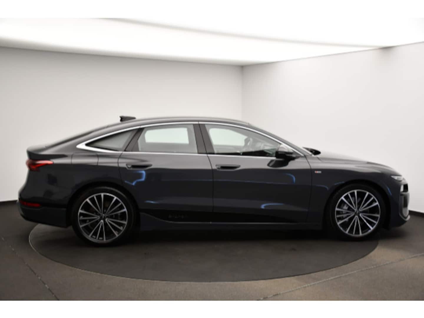 Bild über Audi A6 Sportback e-tron e-tron quattro - für weitere Informationen kontaktieren Sie den Audi Partner