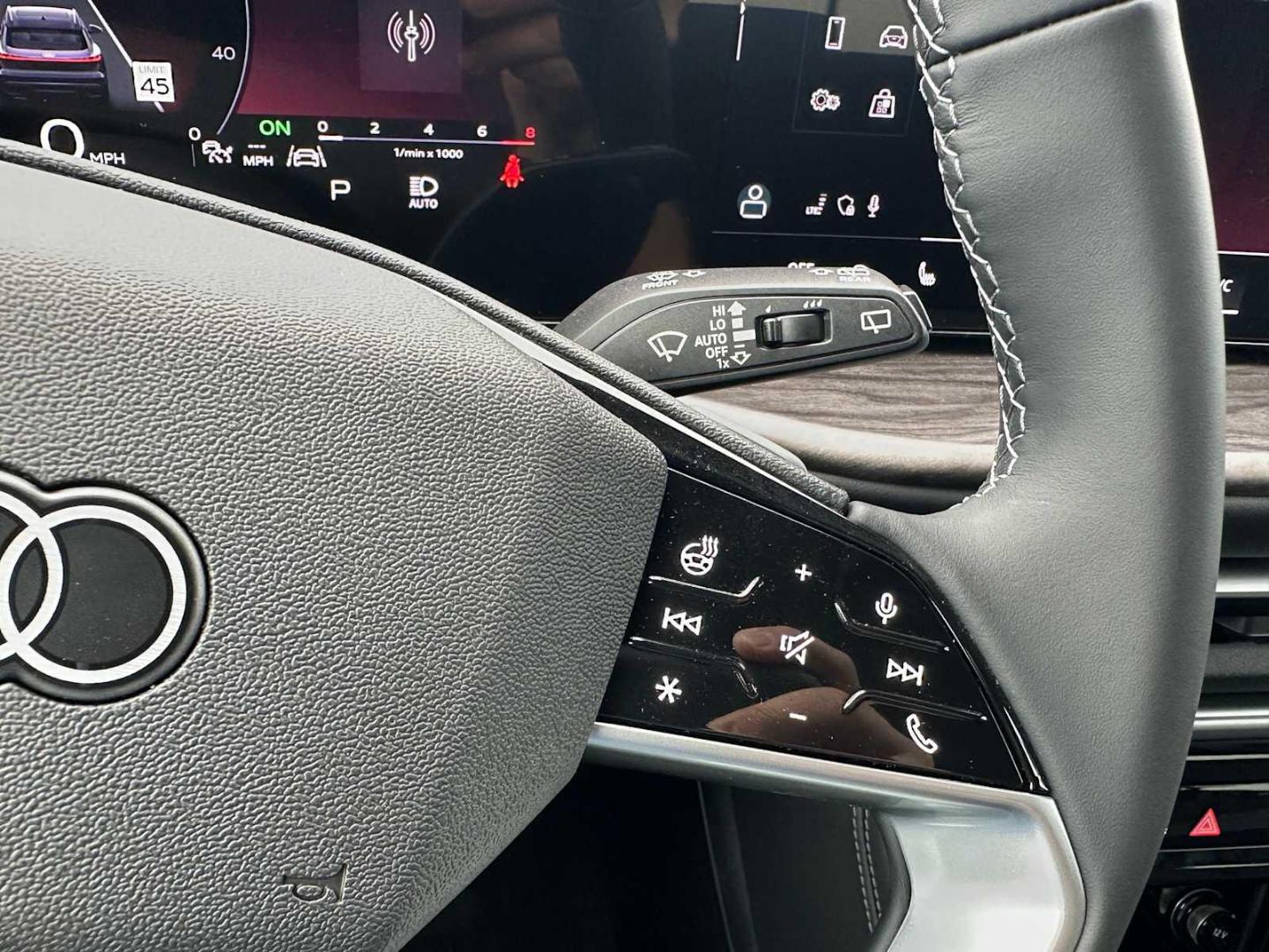 2025 Audi Q5 Premium - Photo 34