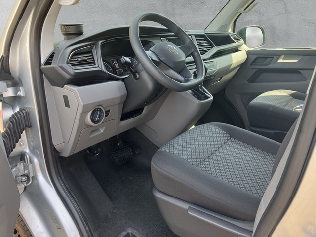 Volkswagen T6.1 Caravelle larger