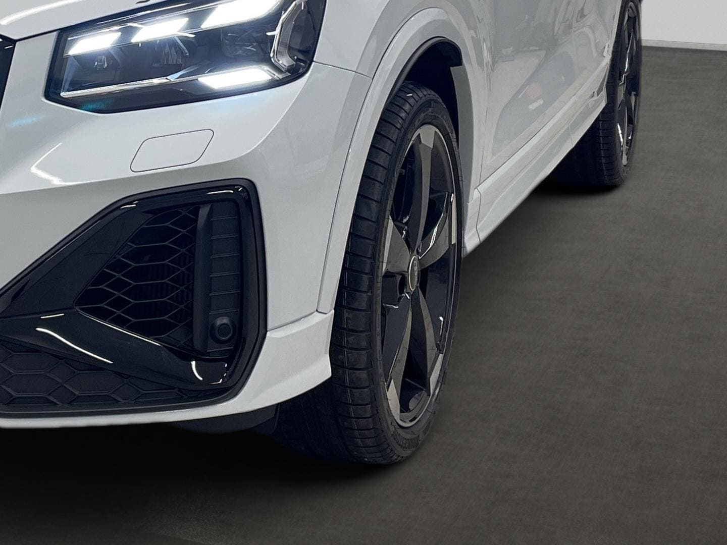 Bild über Audi SQ2 TFSI quattro S tronic - für weitere Informationen kontaktieren Sie den Audi Partner