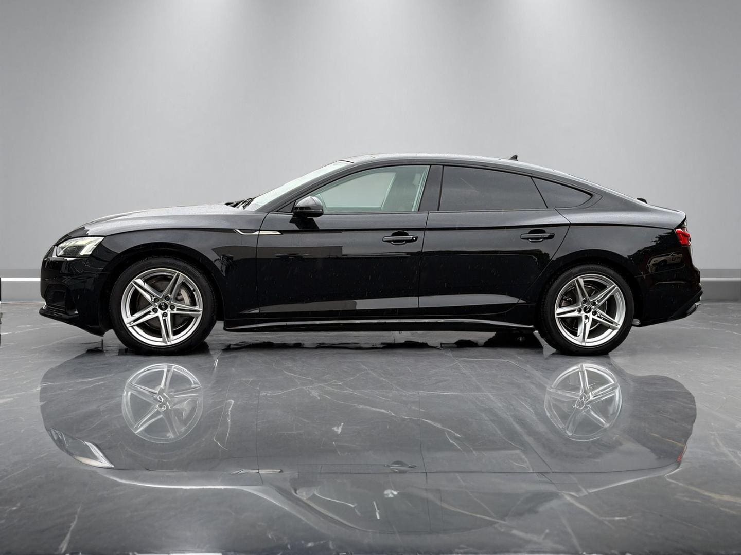 Bild über Audi A5 Sportback advanced 40 TDI quattro S tronic - für weitere Informationen kontaktieren Sie den Audi Partner
