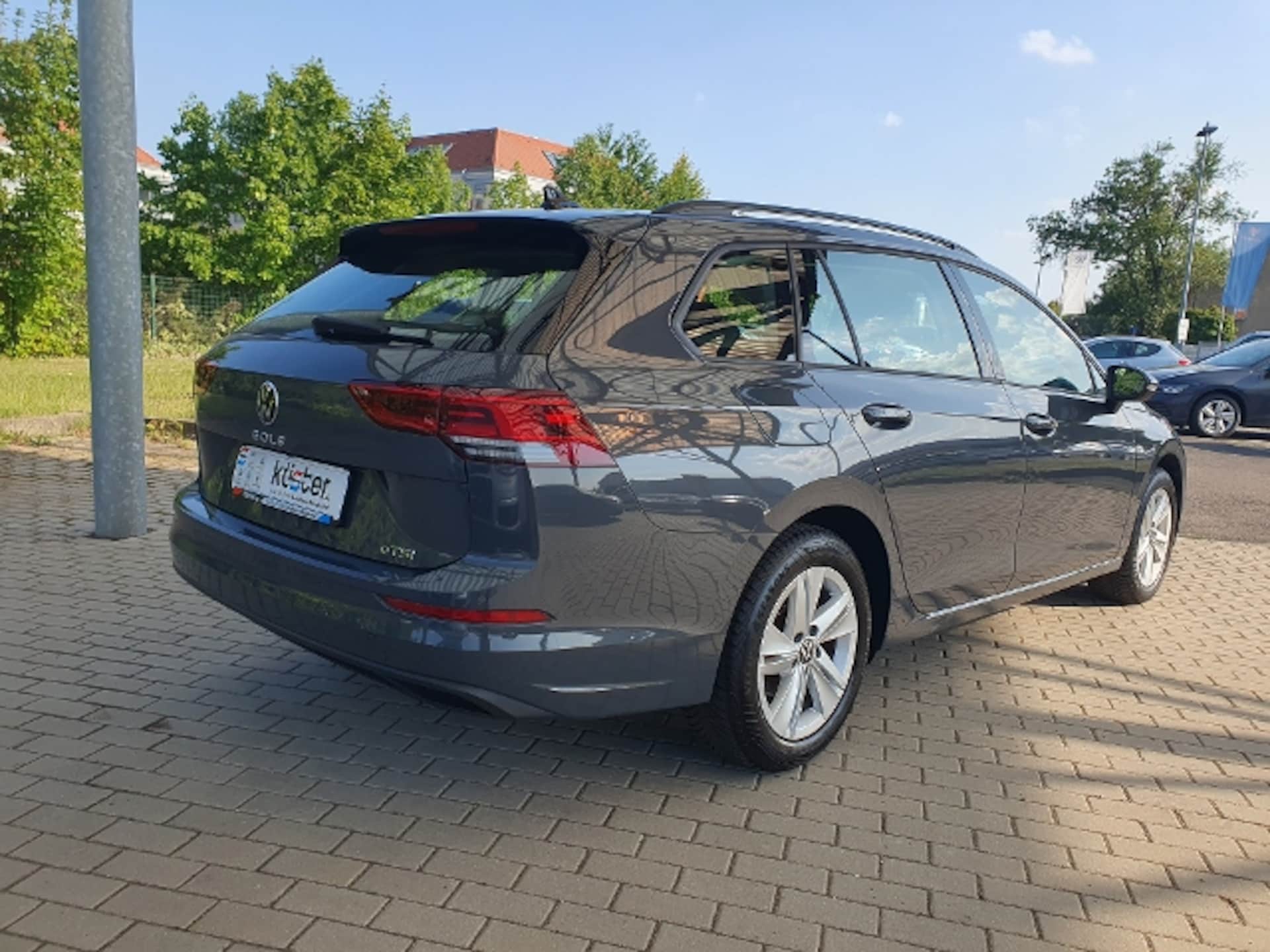 Volkswagen Golf Variant Life