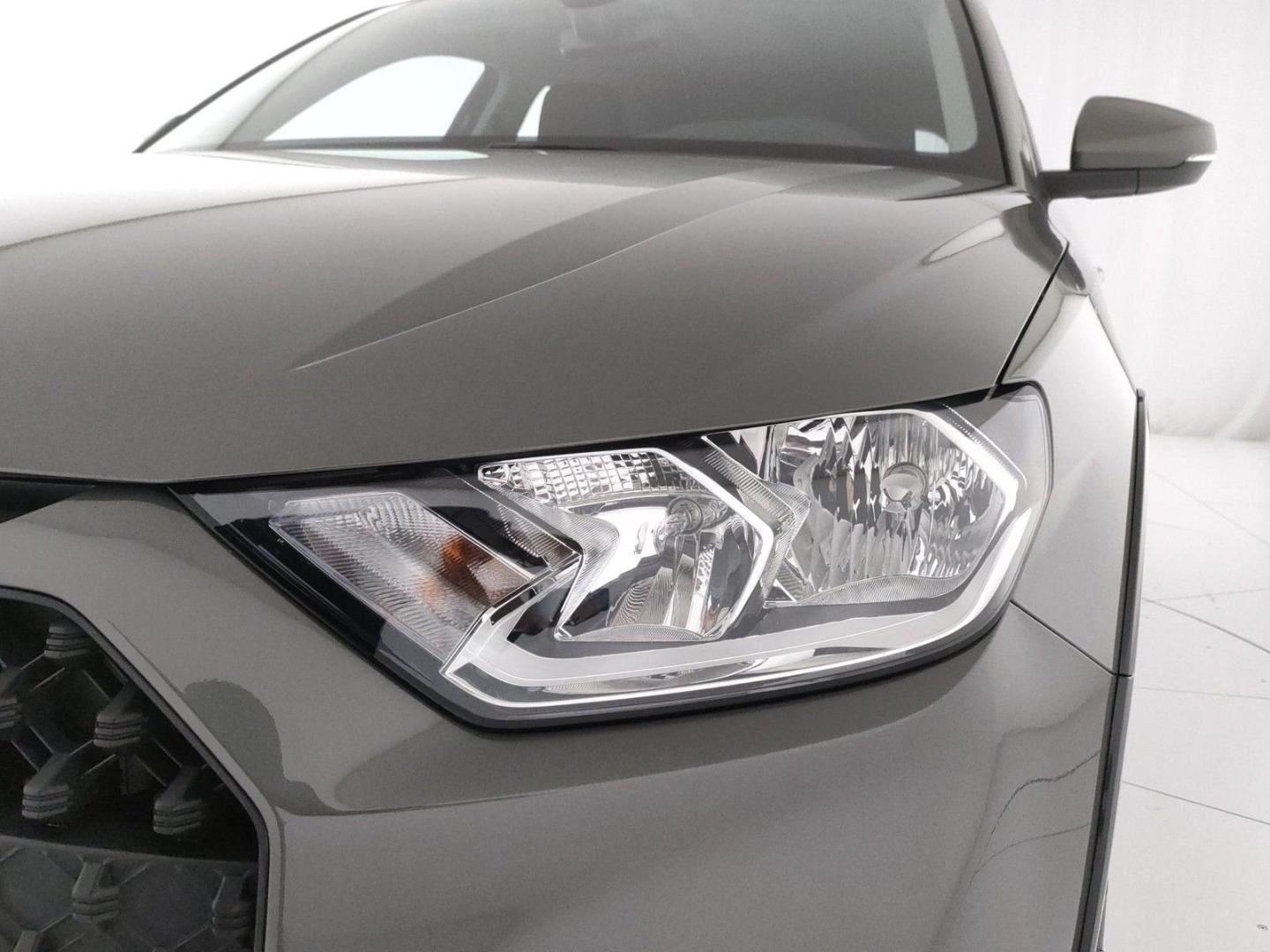 Image about Audi A1 citycarver Admired 30 TFSI 81 kW (110 PS) 6-marce