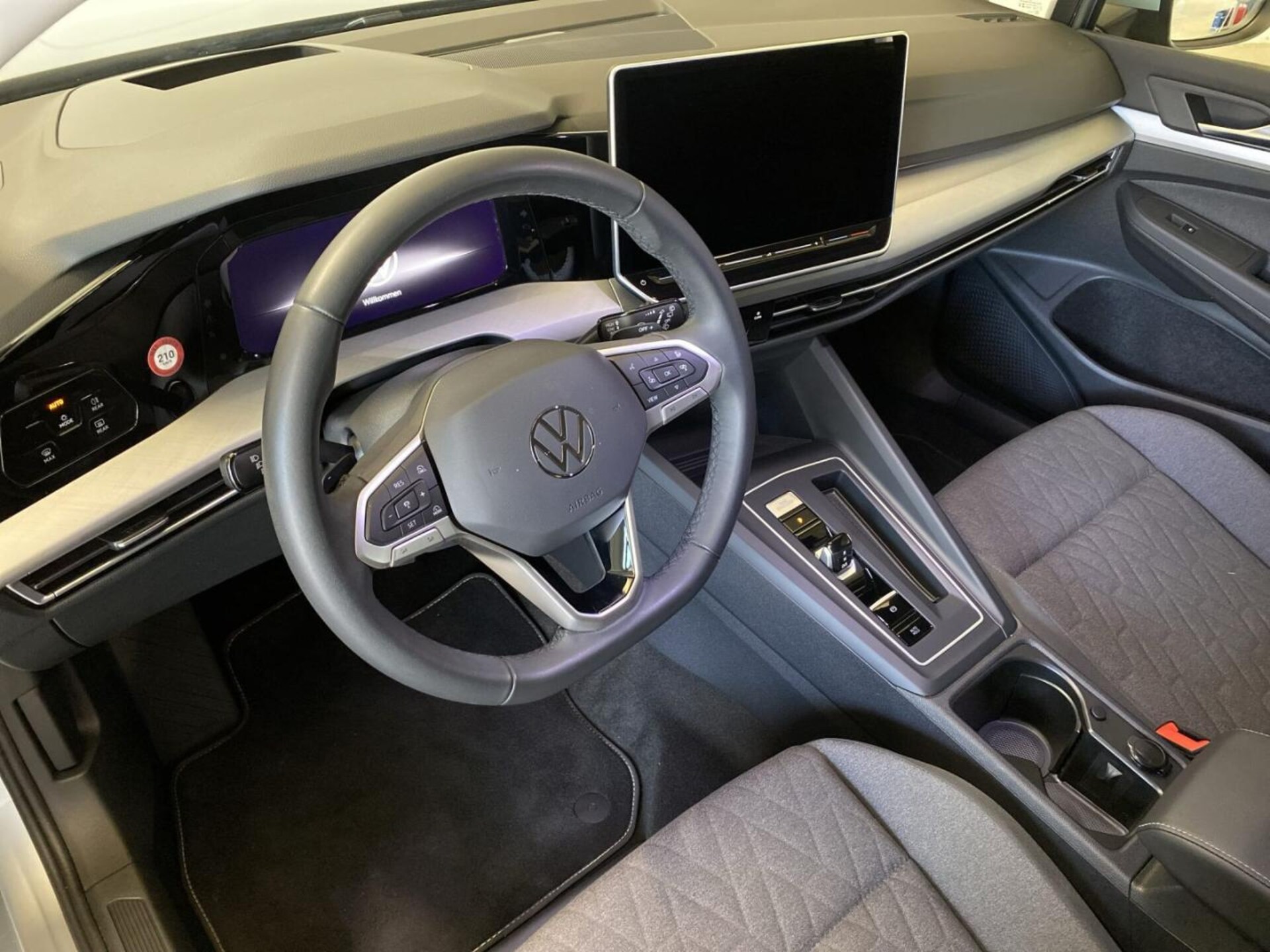 Volkswagen Golf Variant Life