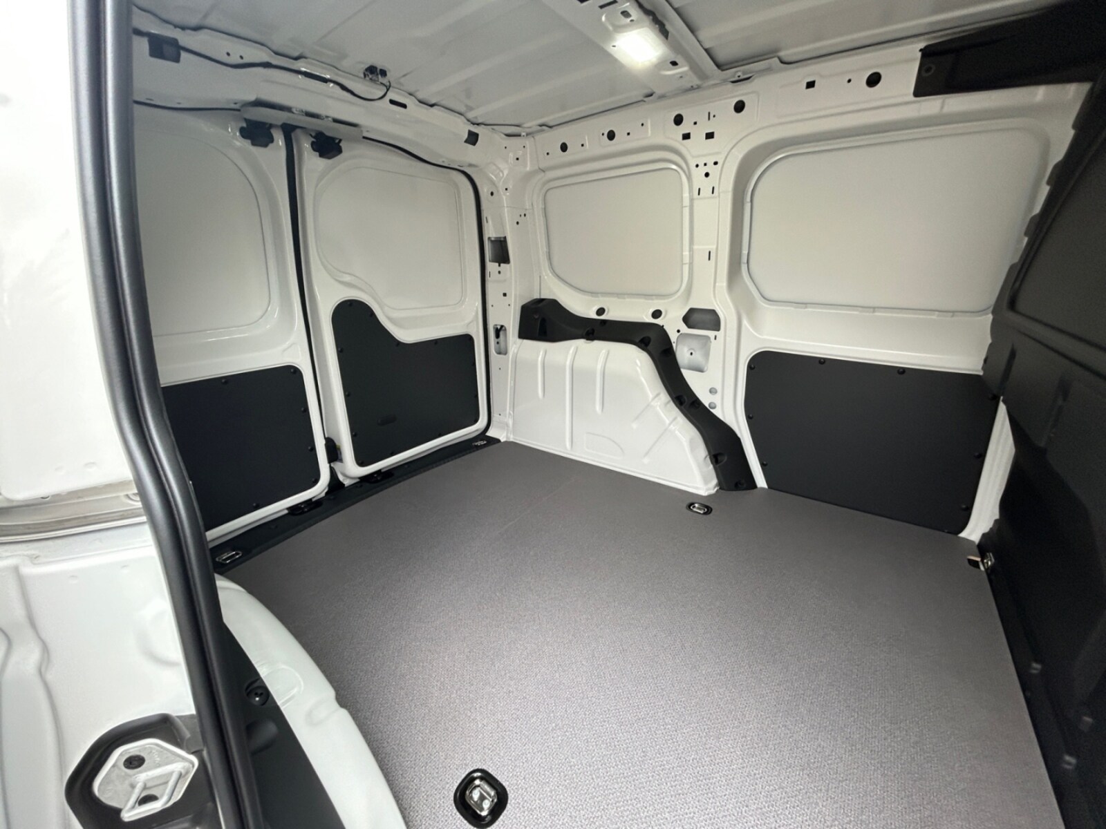 Volkswagen Caddy Cargo – Bild 14