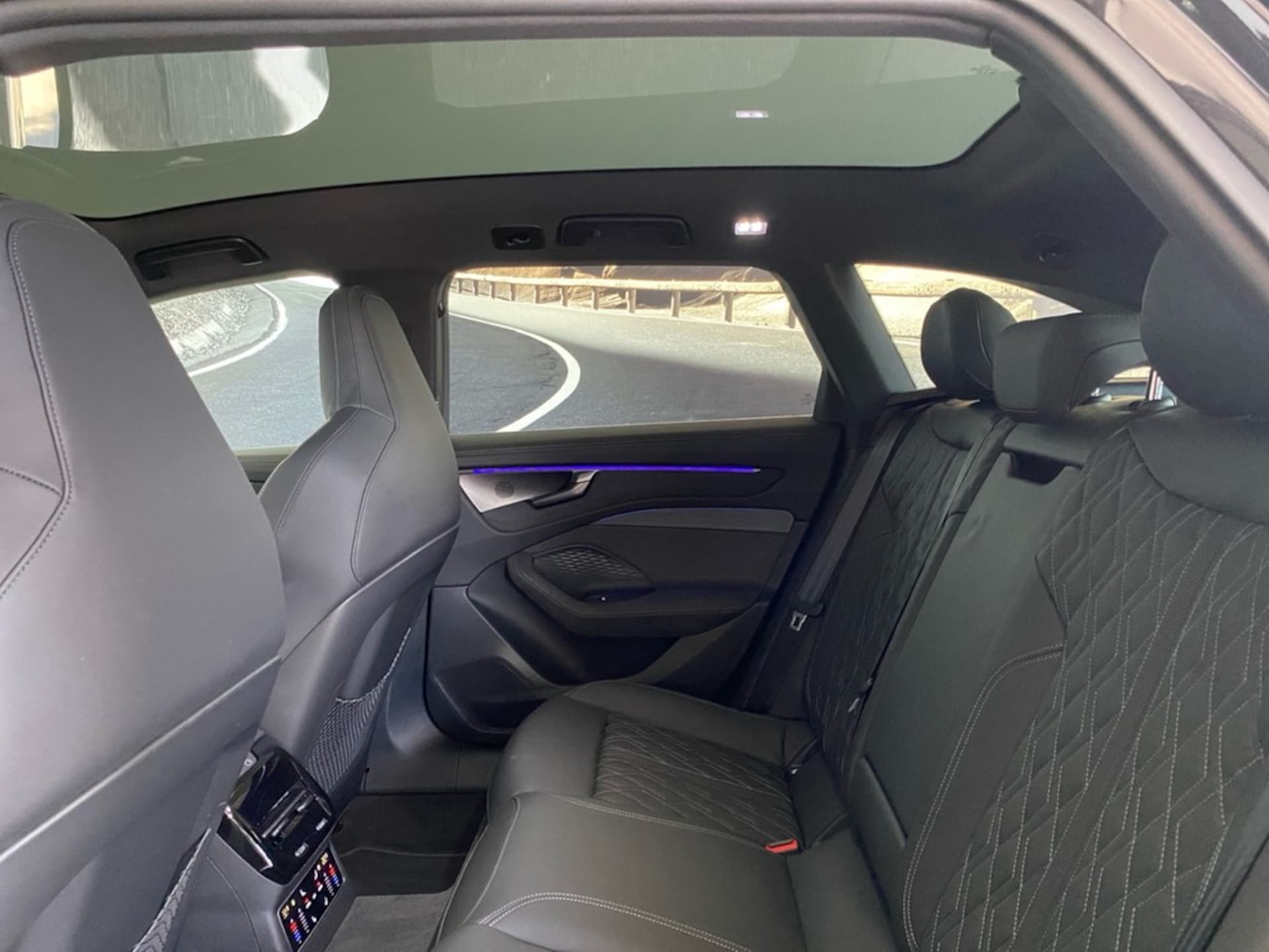 Audi A6 Avant edition one
