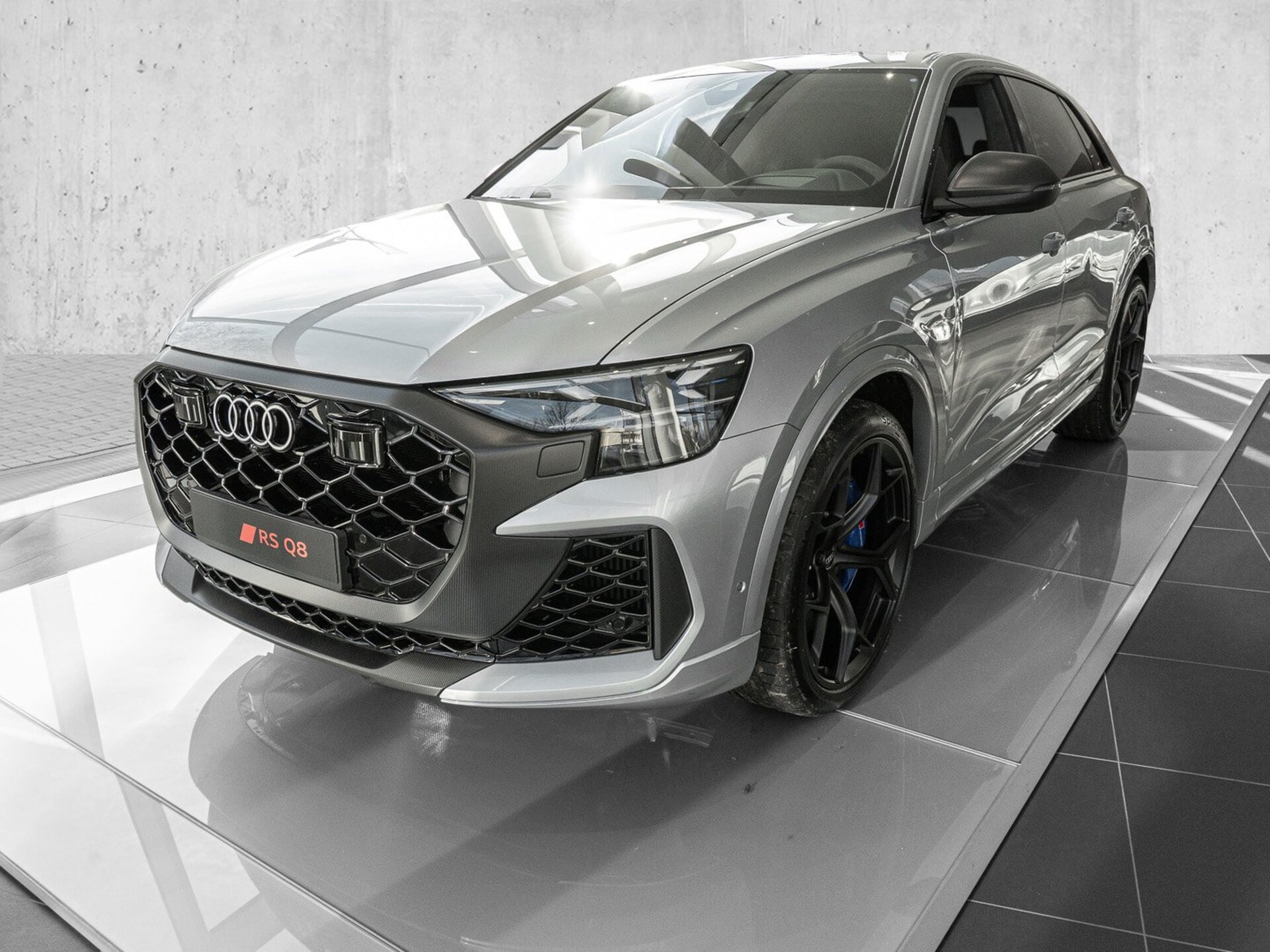 Audi RS Q8 SUV performance