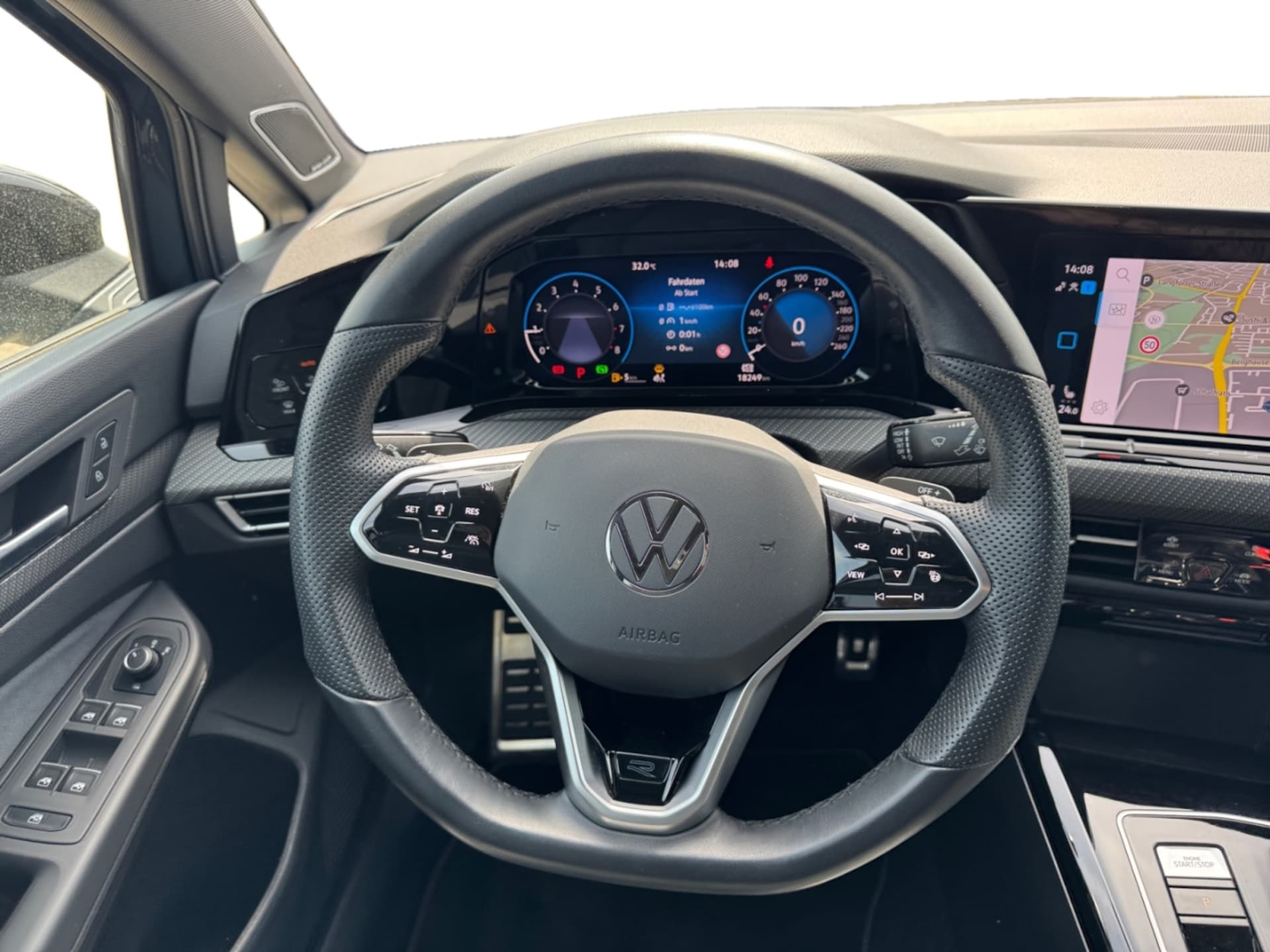 Volkswagen Golf R-Line