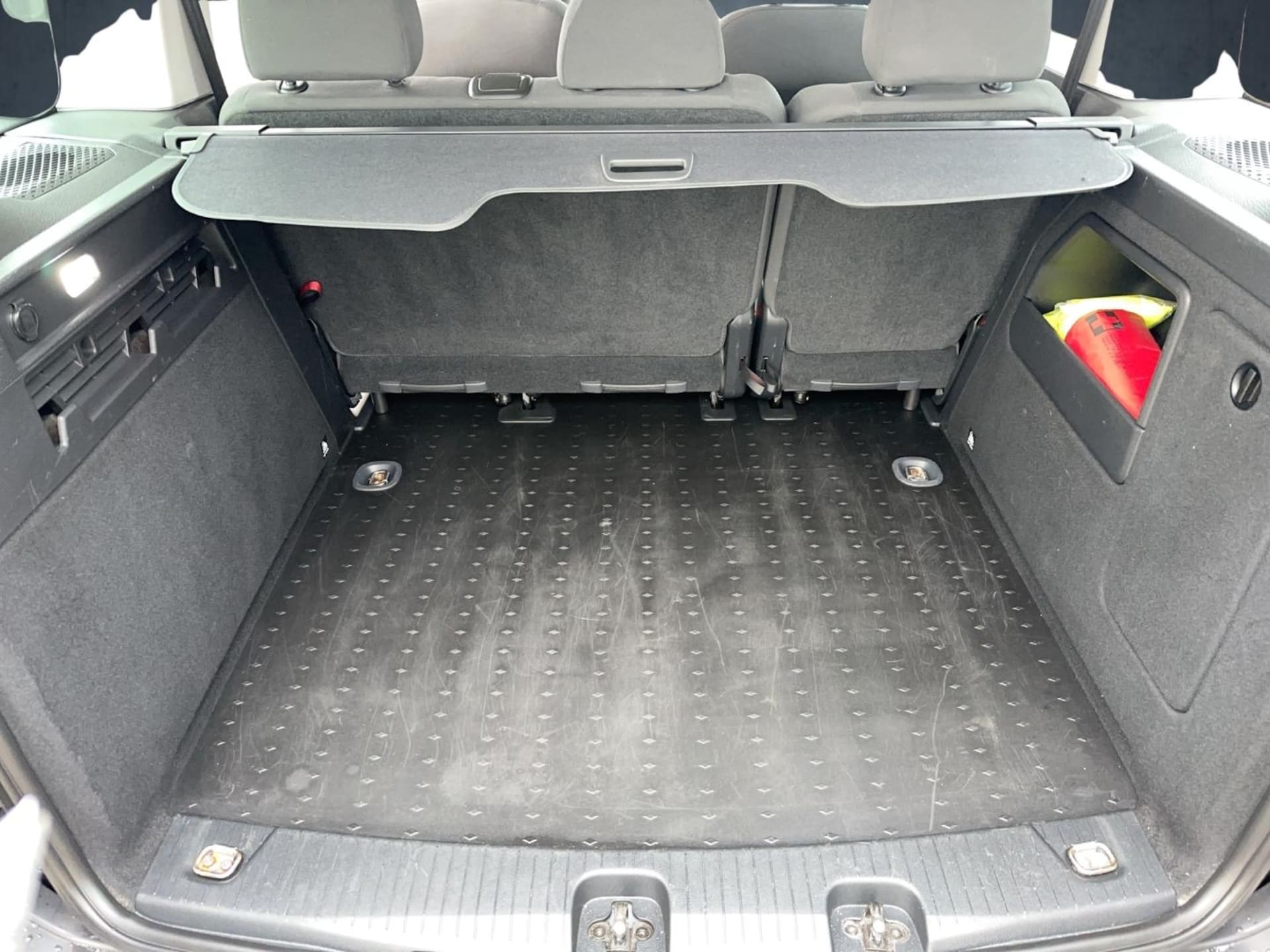 Volkswagen Caddy Kombi Basis-Modell