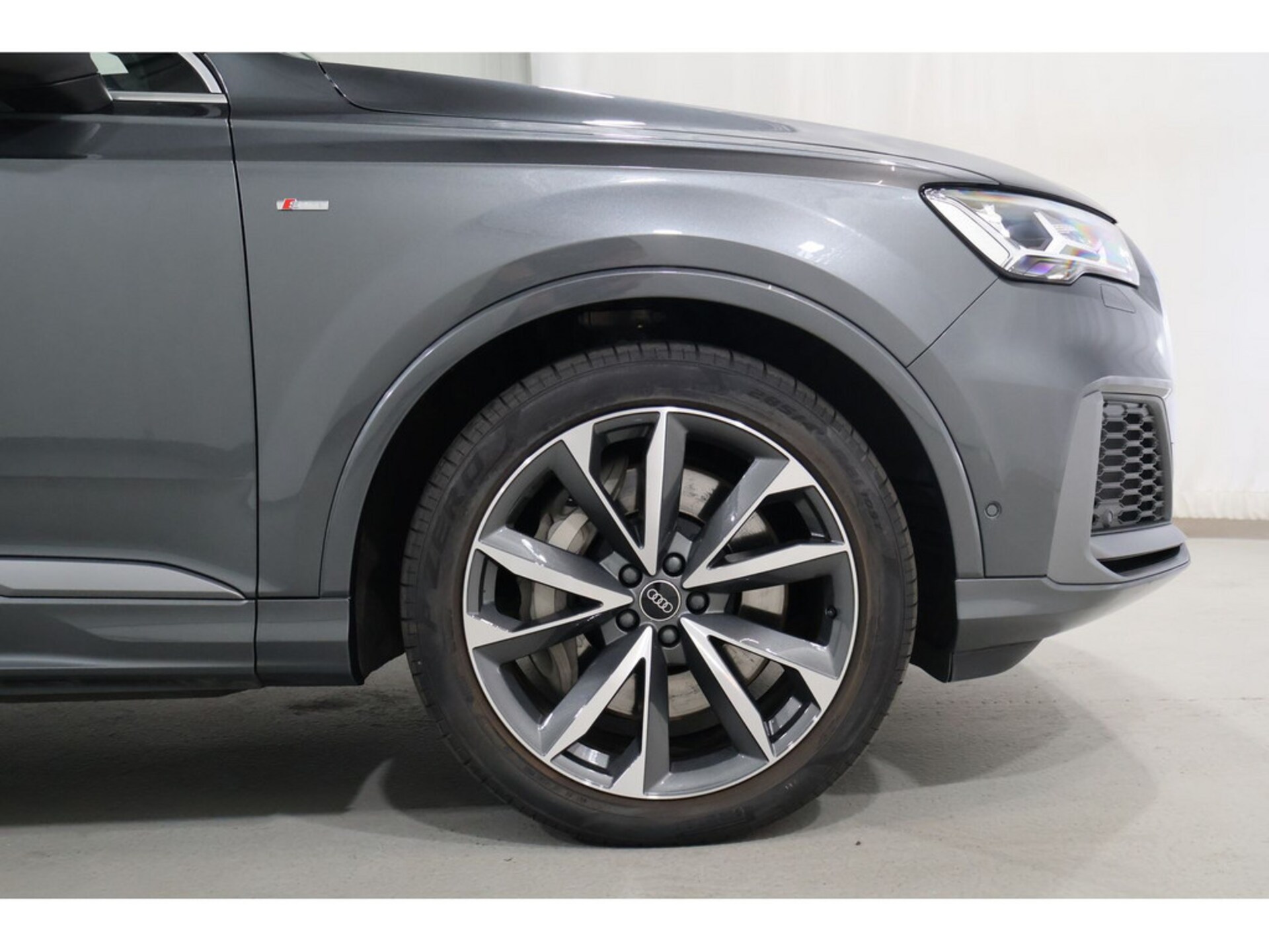 Audi Q7 SUV TFSI e S line