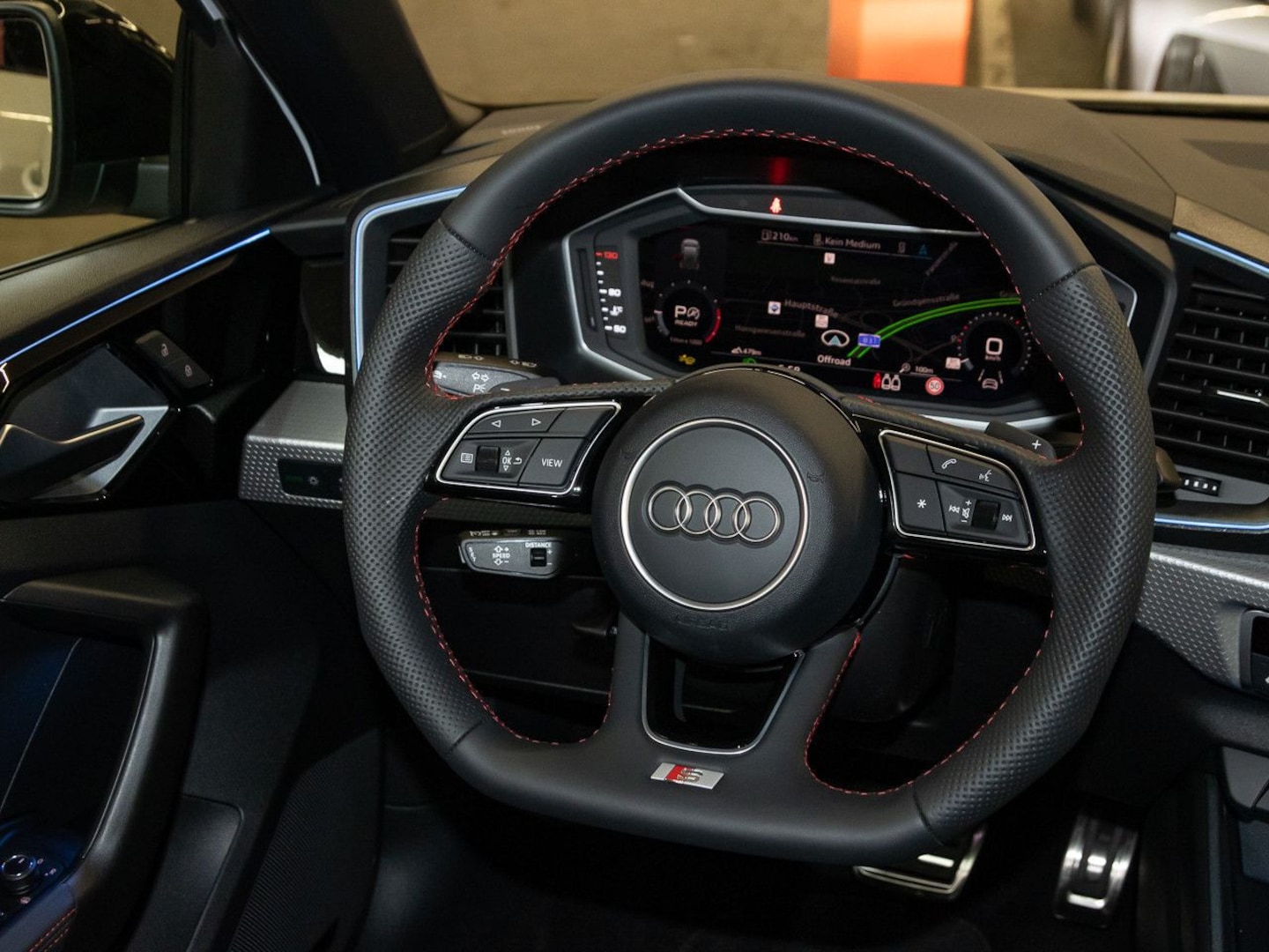 Bild über Audi A1 Sportback S line 35 TFSI S tronic - für weitere Informationen kontaktieren Sie den Audi Partner