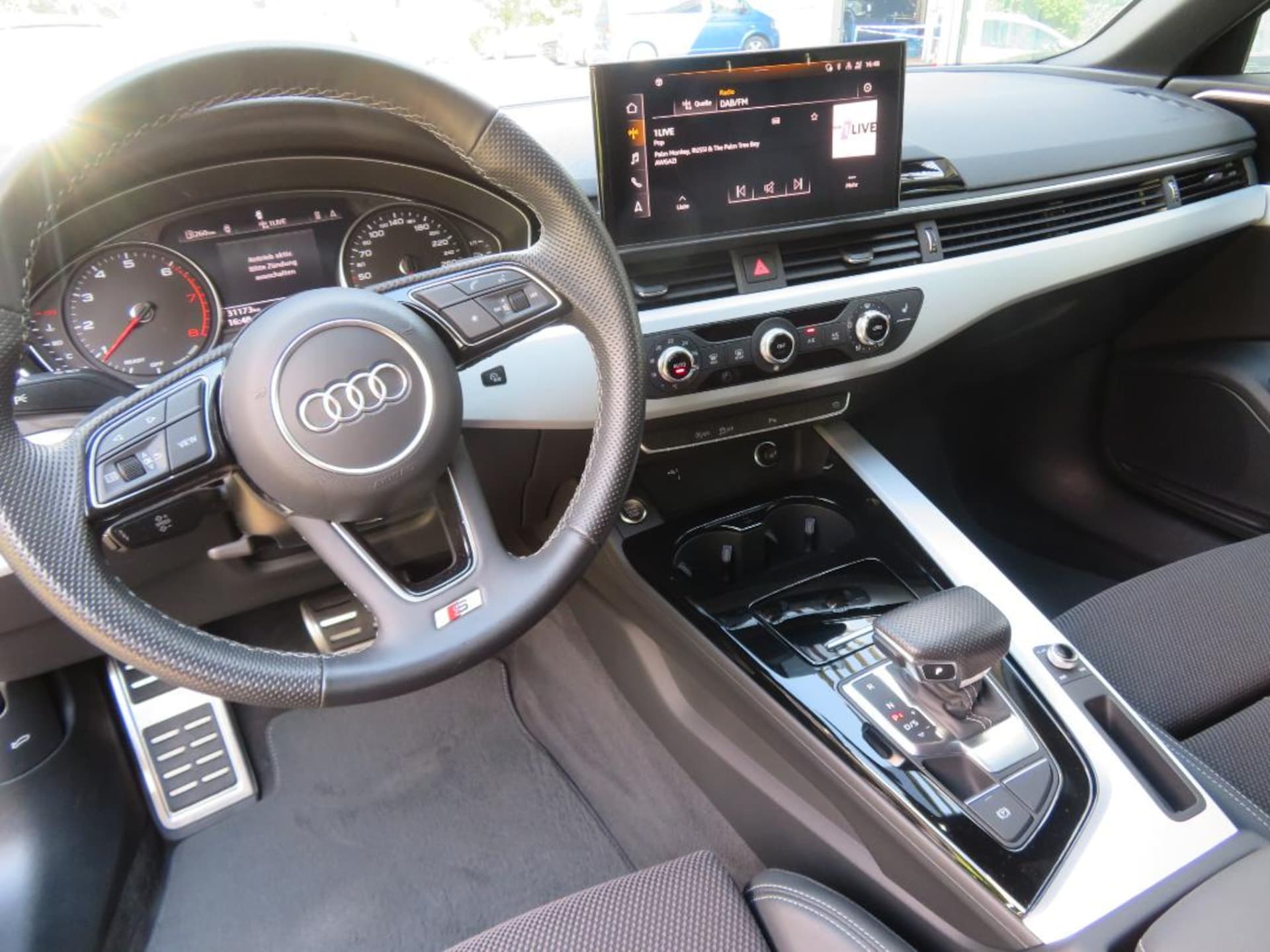 Audi A4 Avant S line