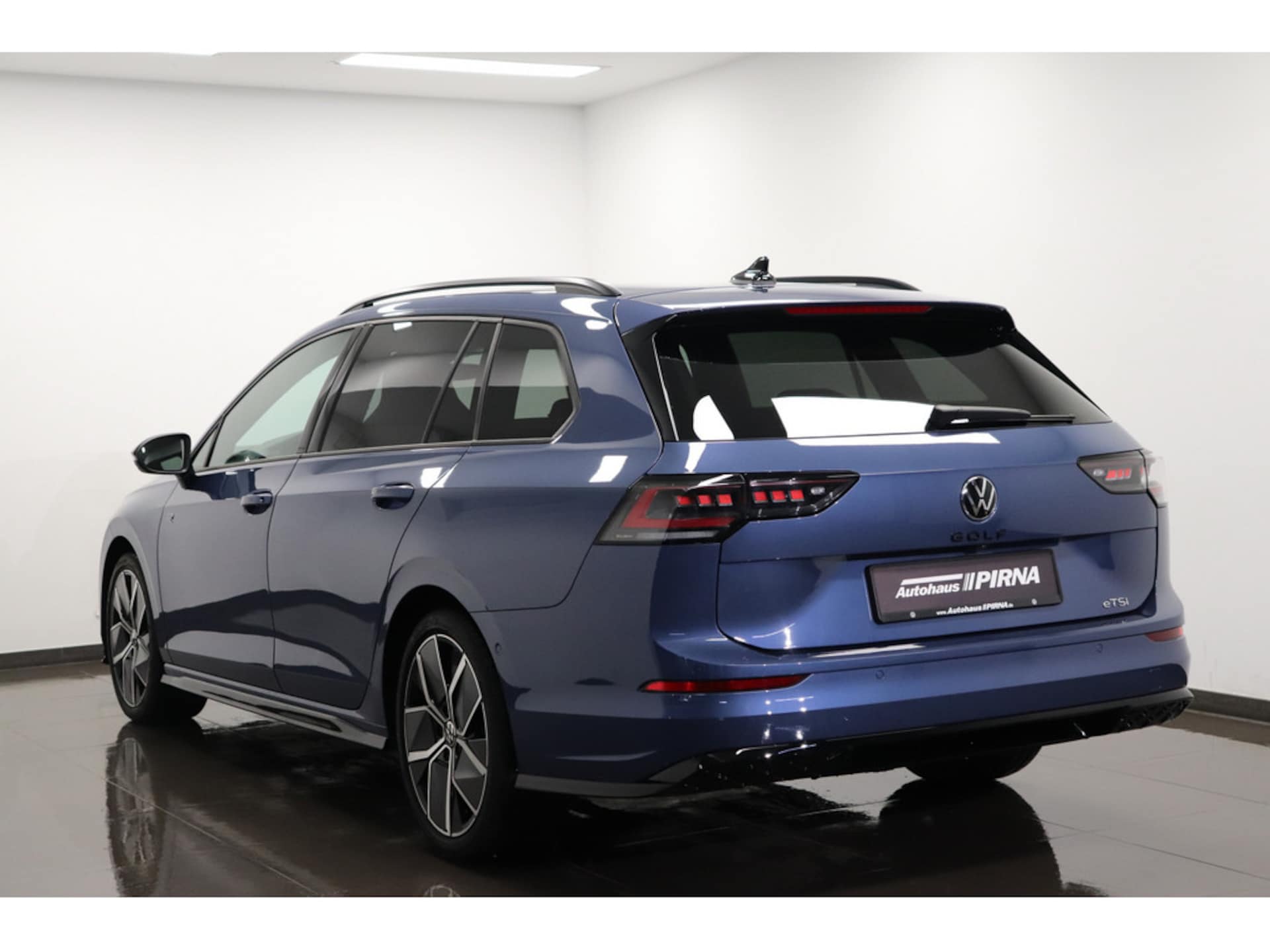 Volkswagen Golf Variant R-Line