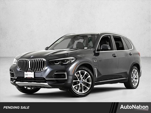 2022 BMW X5 45e's photo