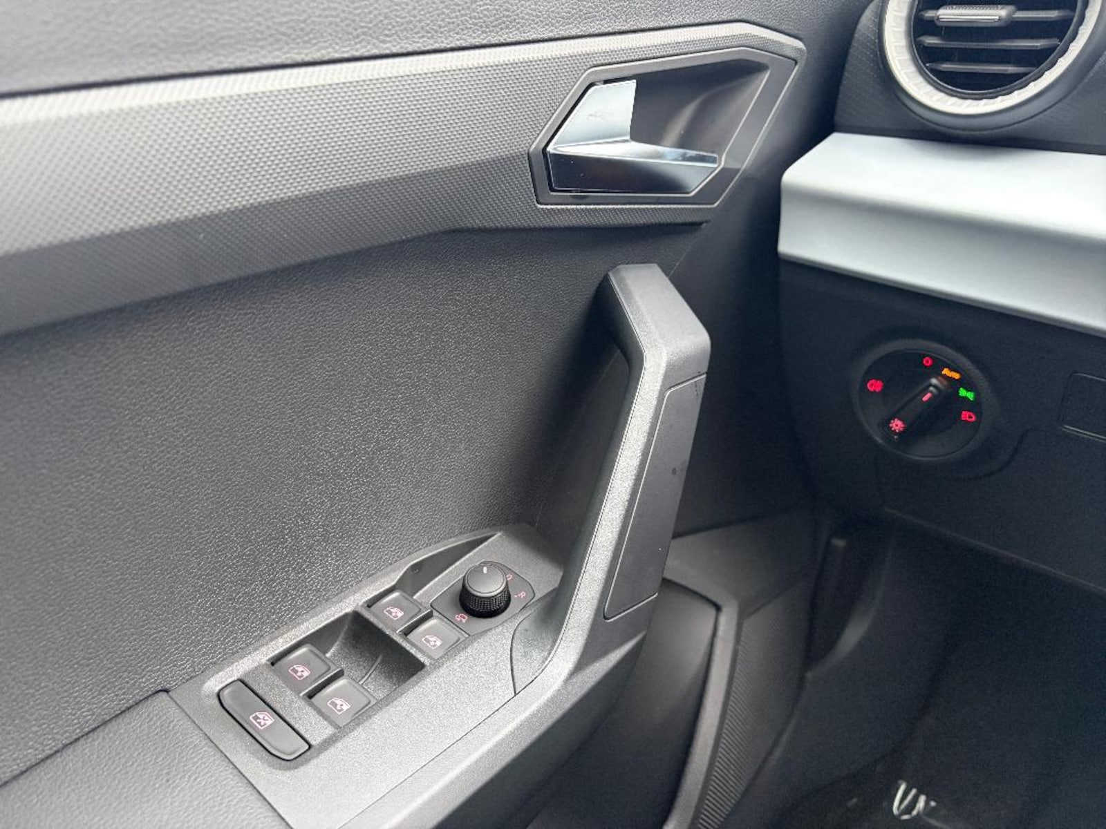 SEAT Arona – Bild 13