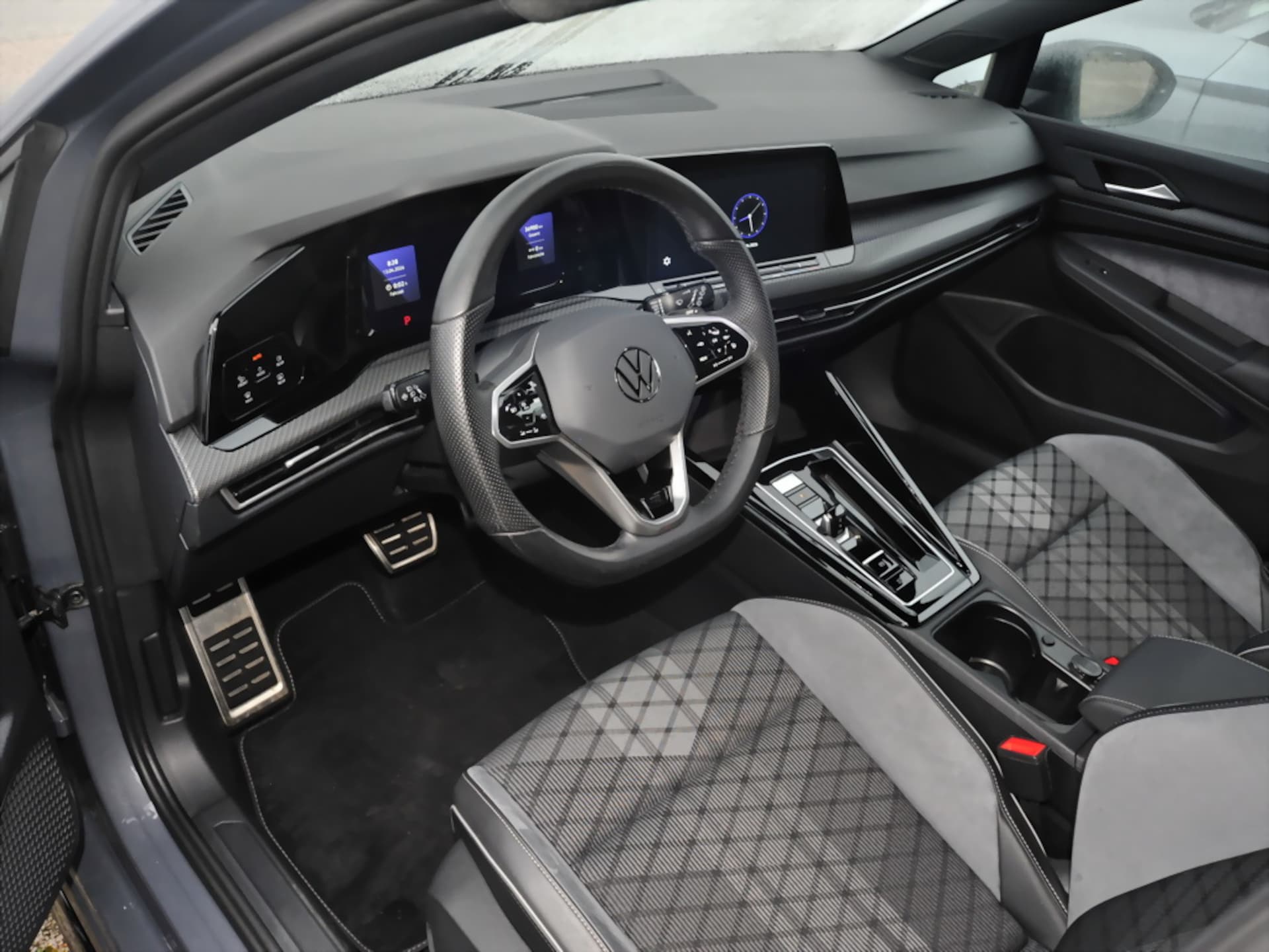 Volkswagen Golf R-Line