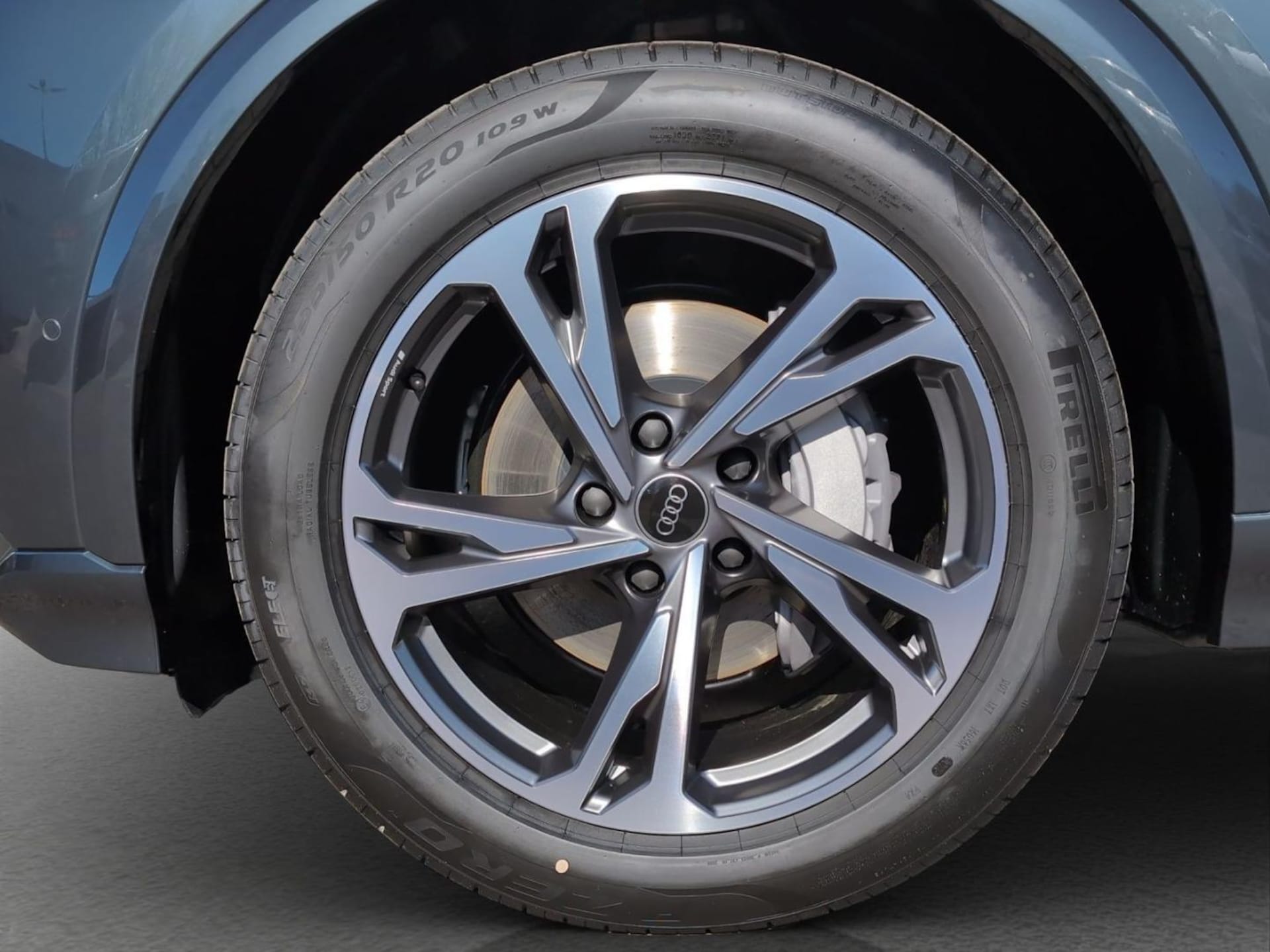 Audi Q6 SUV e-tron