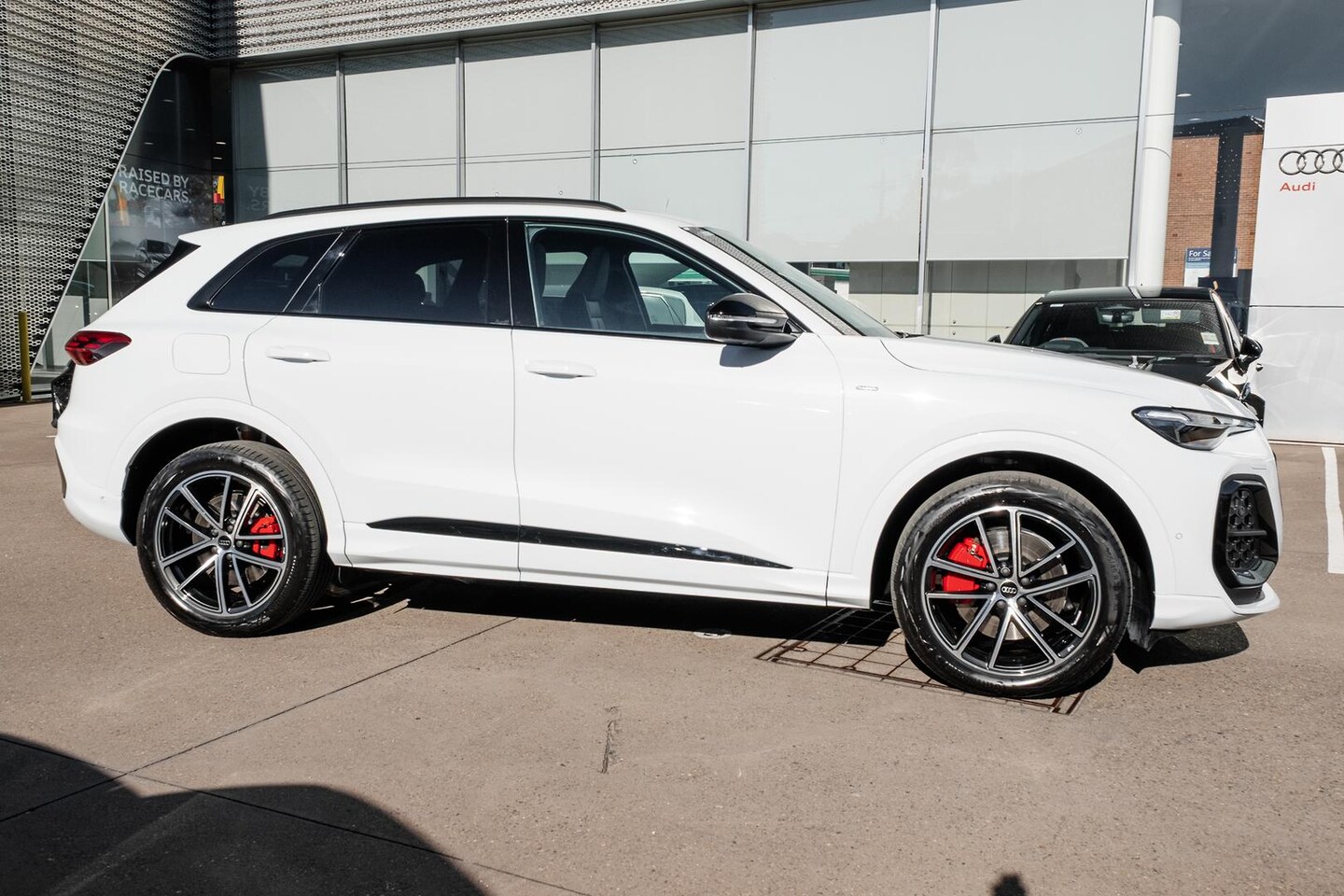 Image about Audi Q5 SUV e-hybrid quattro S tronic