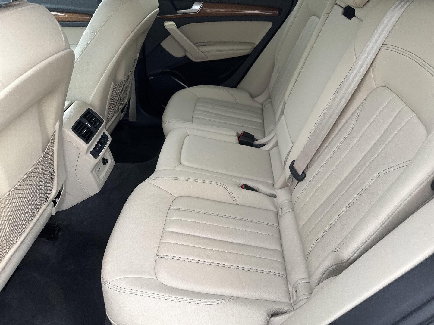 2022 Audi Q5 45 Premium Plus's photo