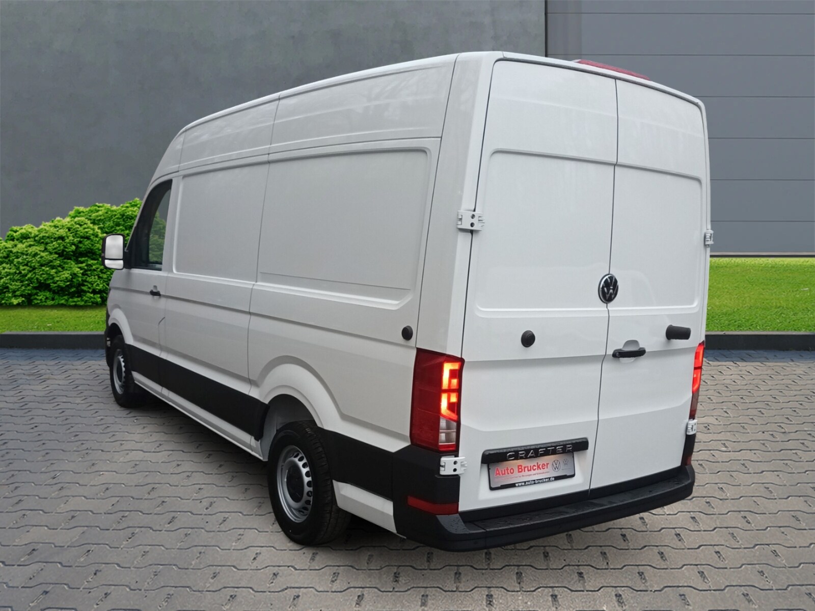 Volkswagen Crafter Kasten mittlerer Radstand – Bild 2