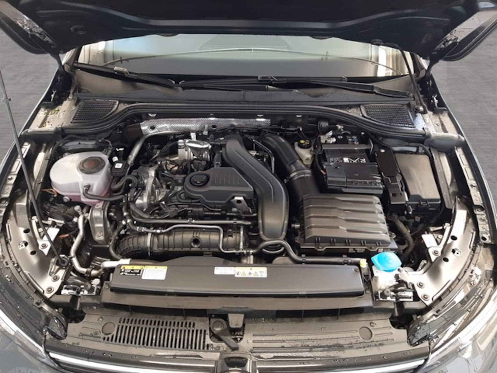 Volkswagen Golf Variant Life