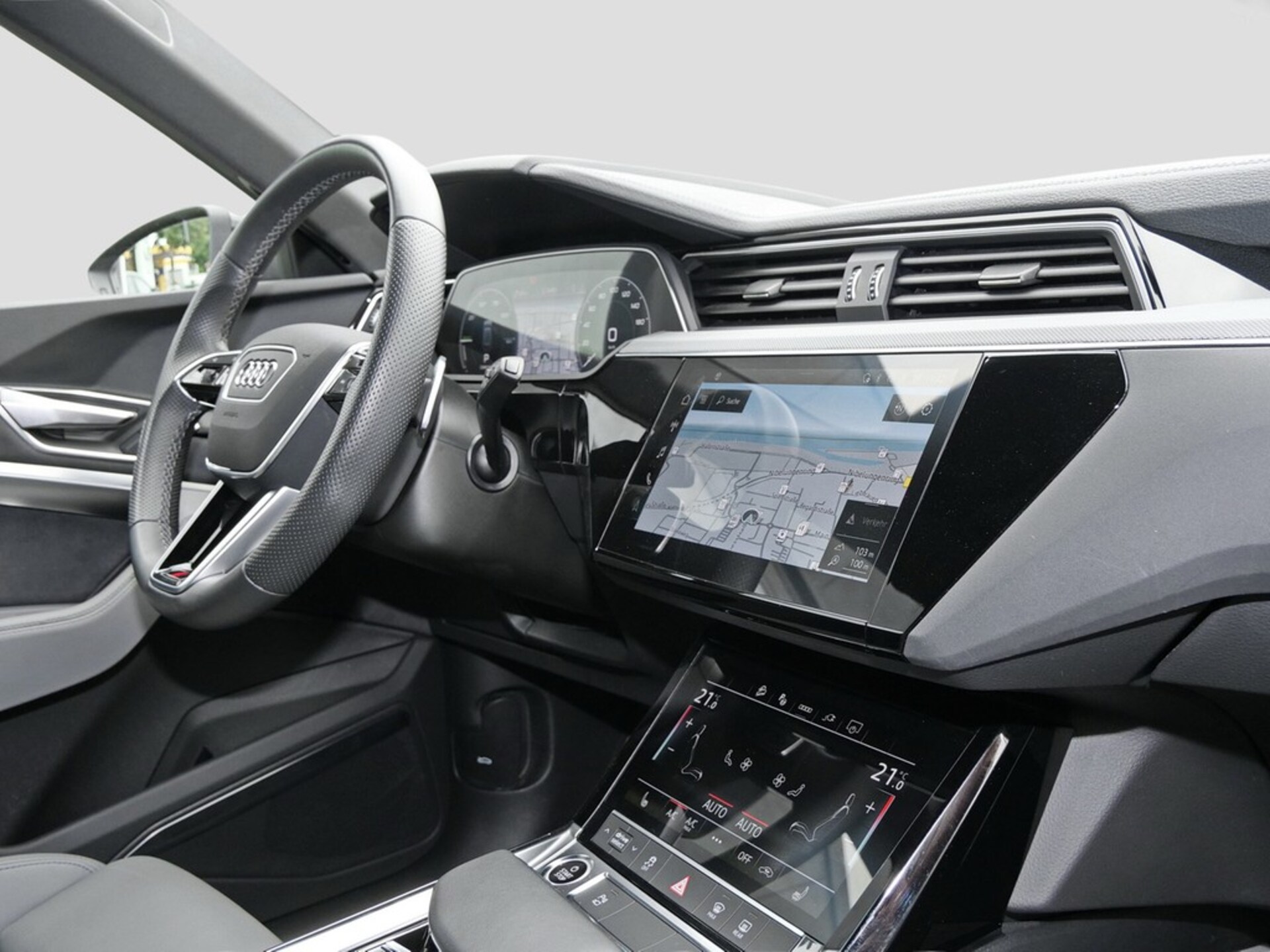 Audi Q8 e-tron S line