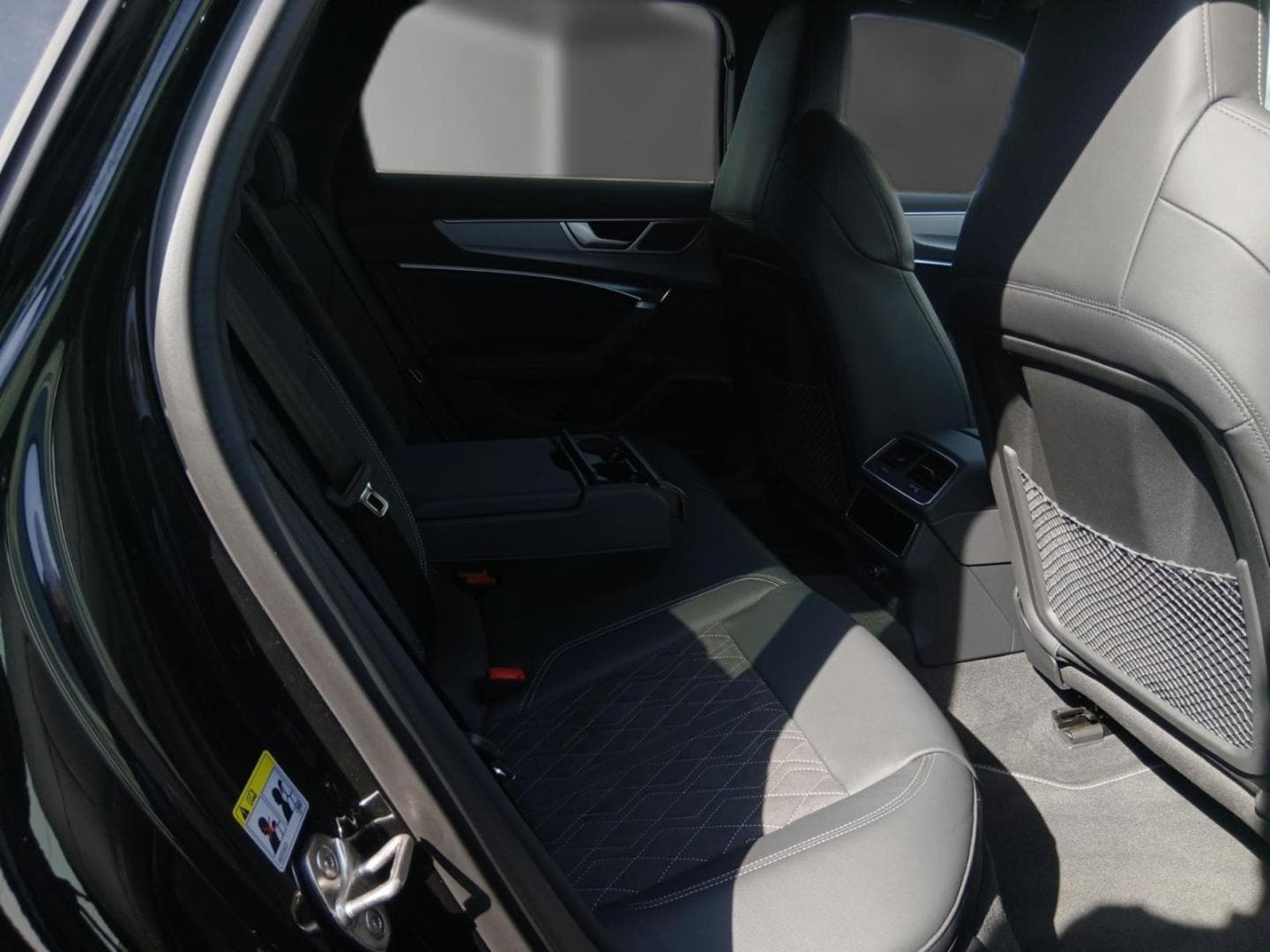 Bild über Audi S6 Avant TDI quattro tiptronic - für weitere Informationen kontaktieren Sie den Audi Partner
