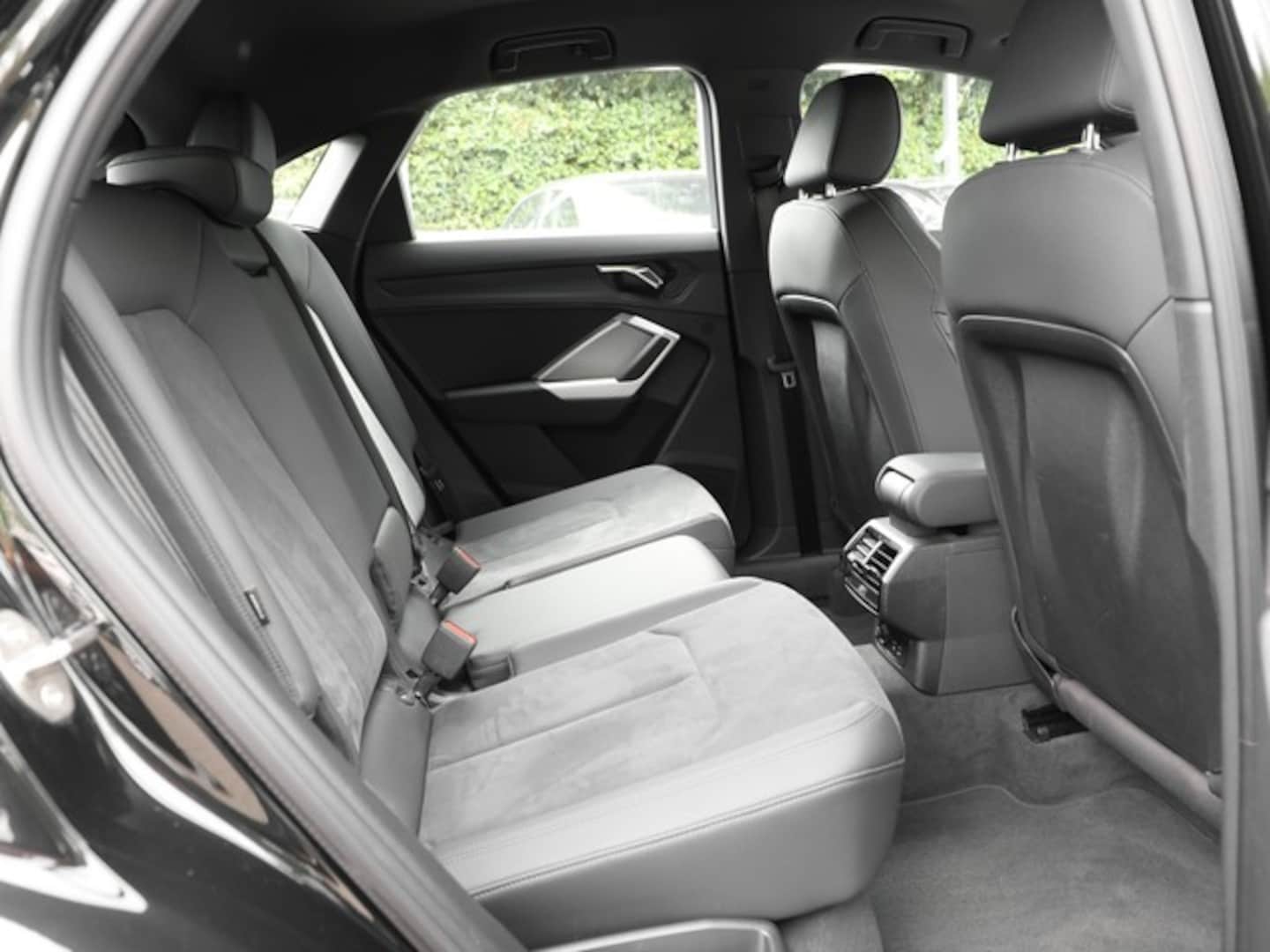 Bild über Audi Q3 Sportback S line 35 TDI S tronic - für weitere Informationen kontaktieren Sie den Audi Partner