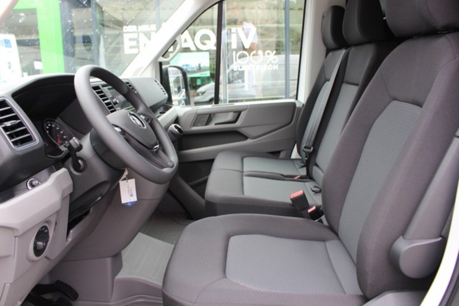 Volkswagen Crafter Kasten mittlerer Radstand – Bild 9