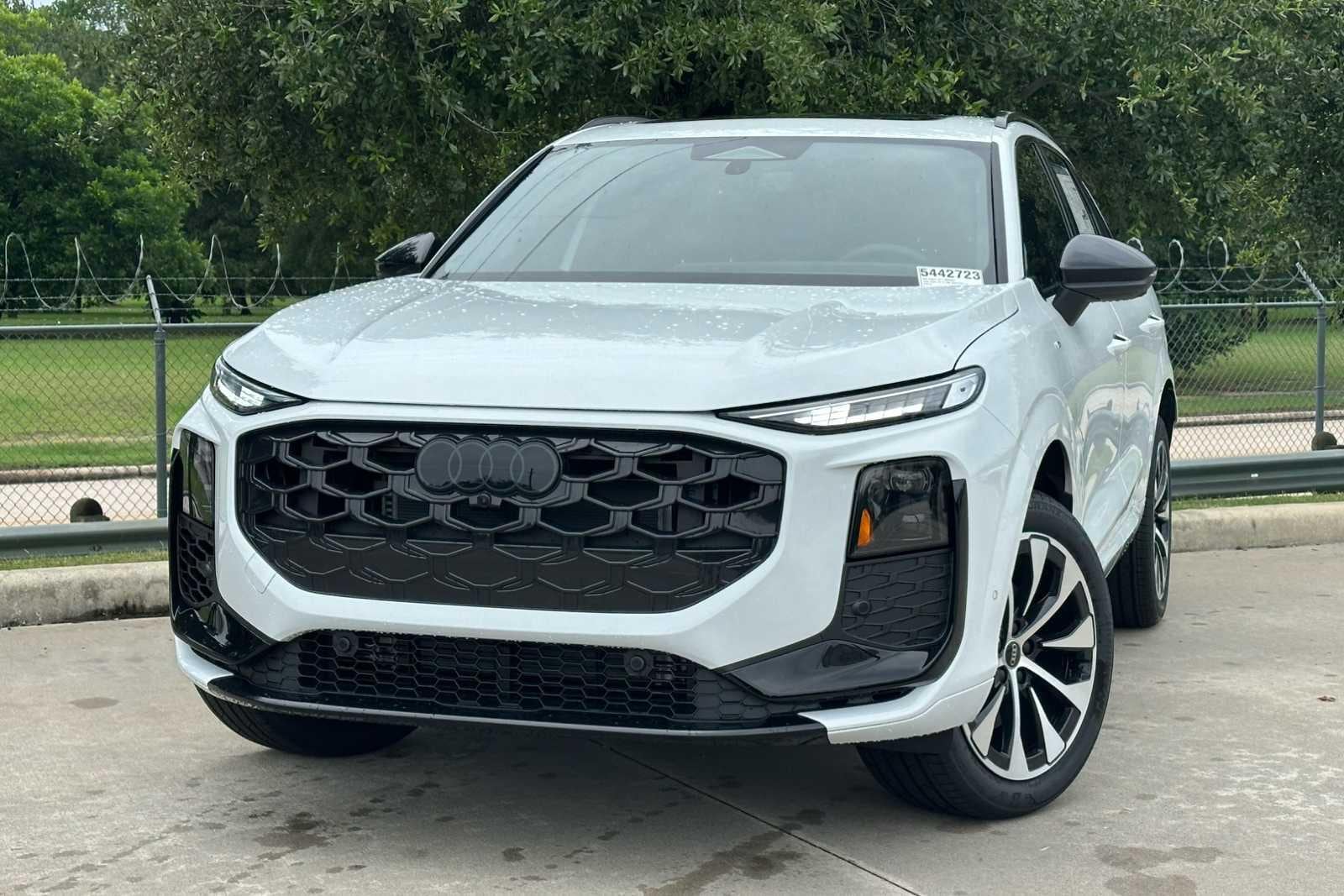 2026 Audi Q3 S line quattro's photo