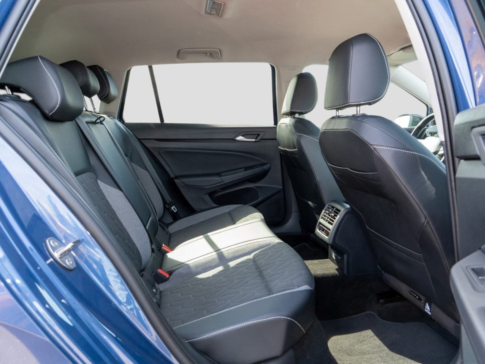 Volkswagen Golf Variant – Bild 9