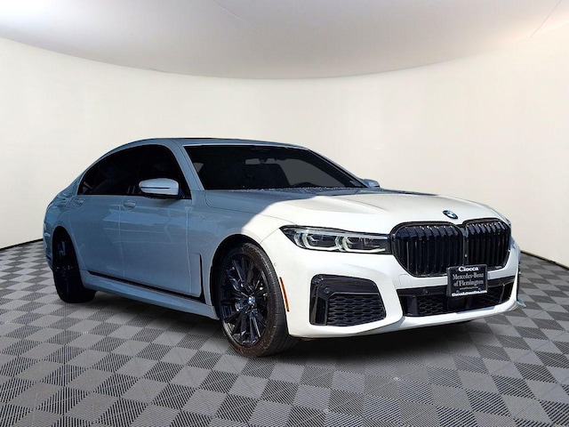 2022 BMW 750