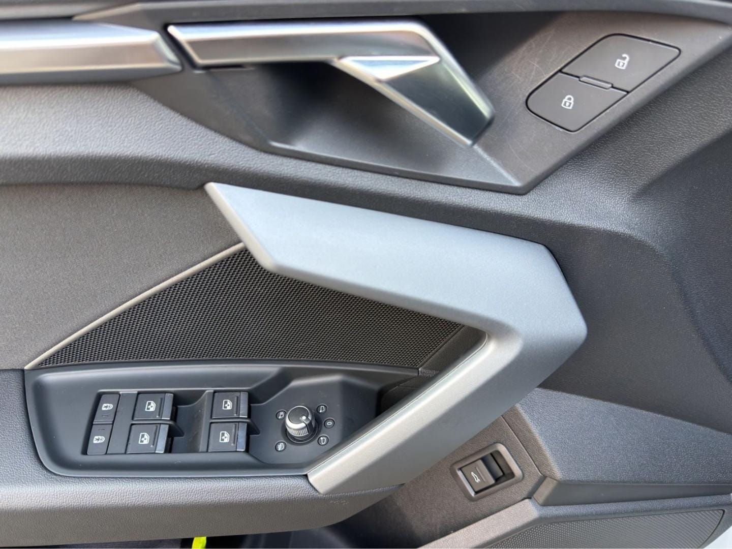 Bild über Audi A3 Sportback 35 TDI S tronic - für weitere Informationen kontaktieren Sie den Audi Partner