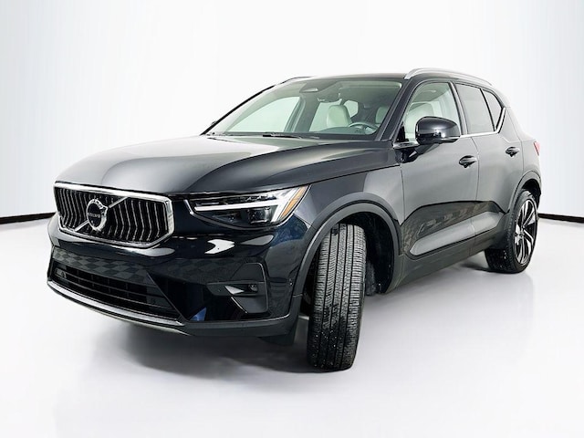 2025 Volvo XC40